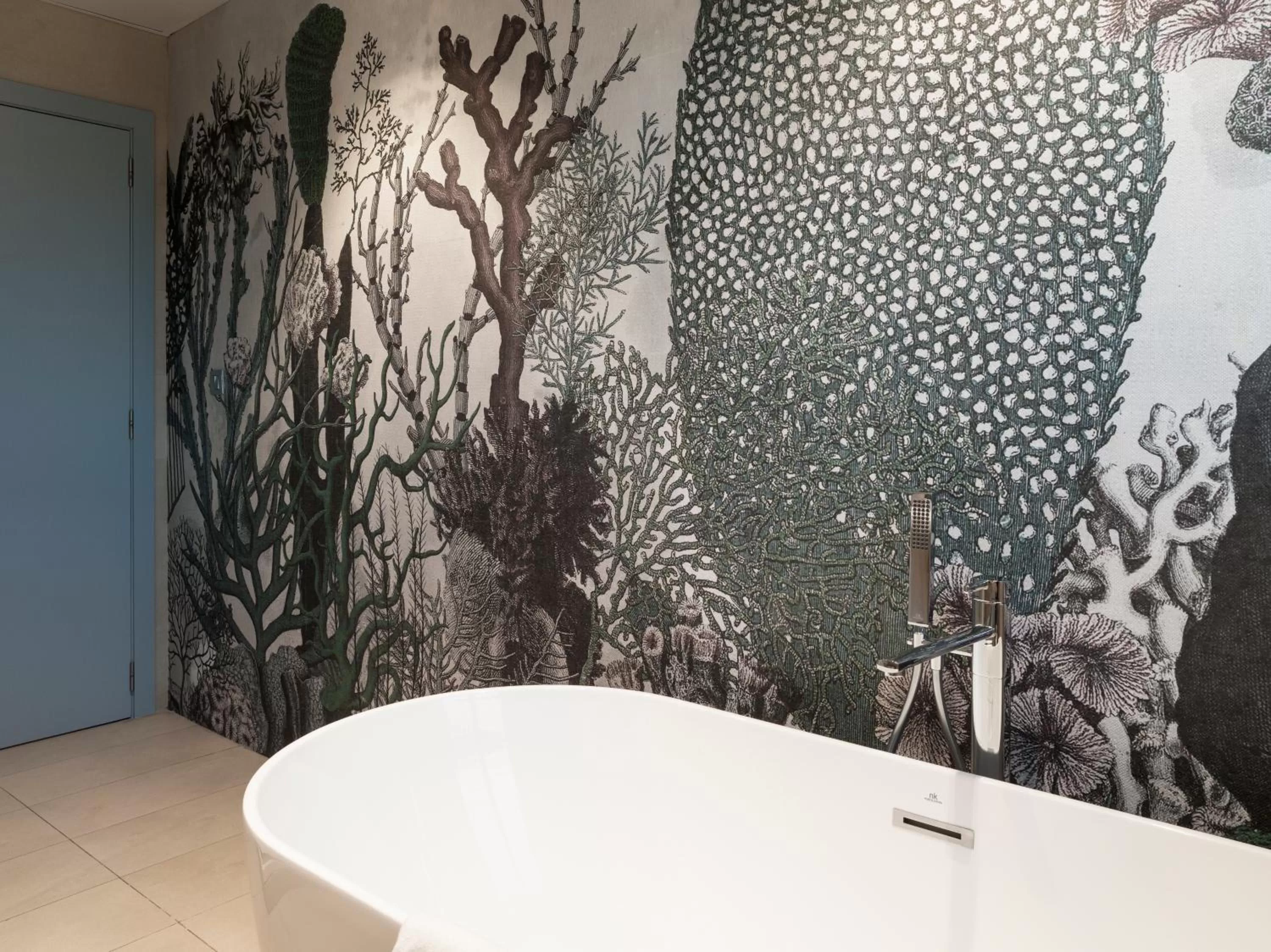 Bathroom in Hotel Neptuno Playa & Spa