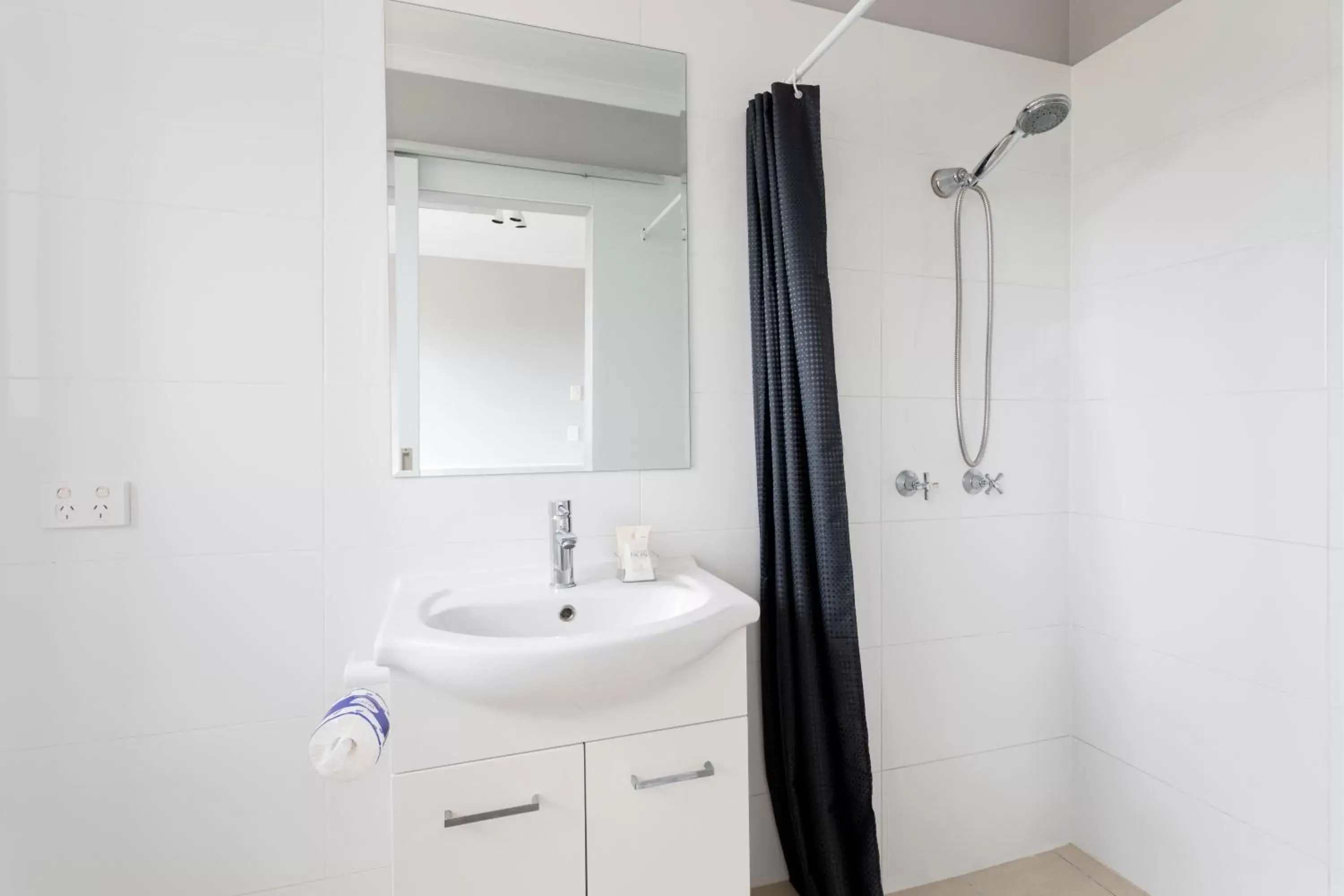Shower, Bathroom in Burleigh Gold Coast Motel