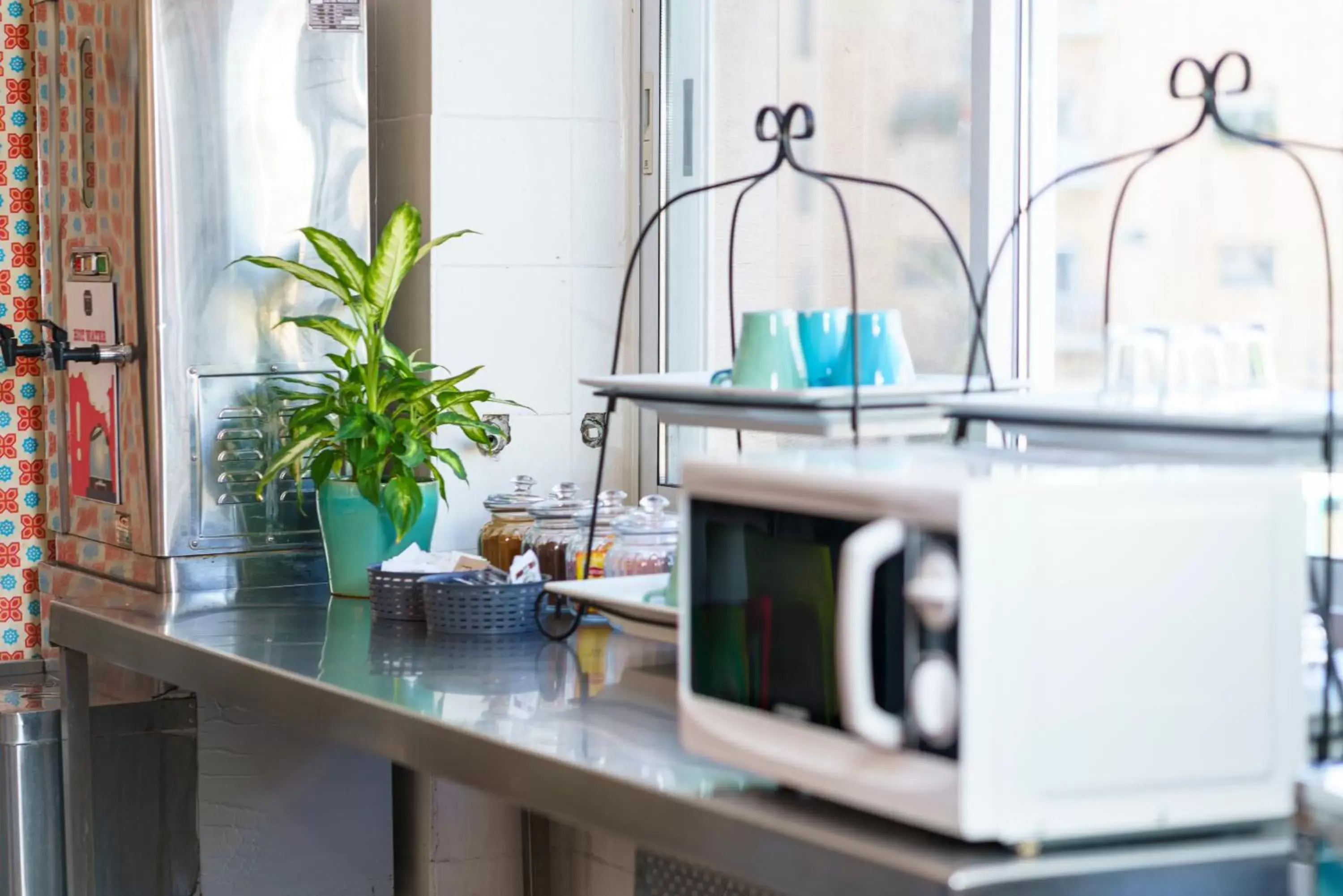 Coffee/tea facilities, Kitchen/Kitchenette in Abraham Hostel Jerusalem