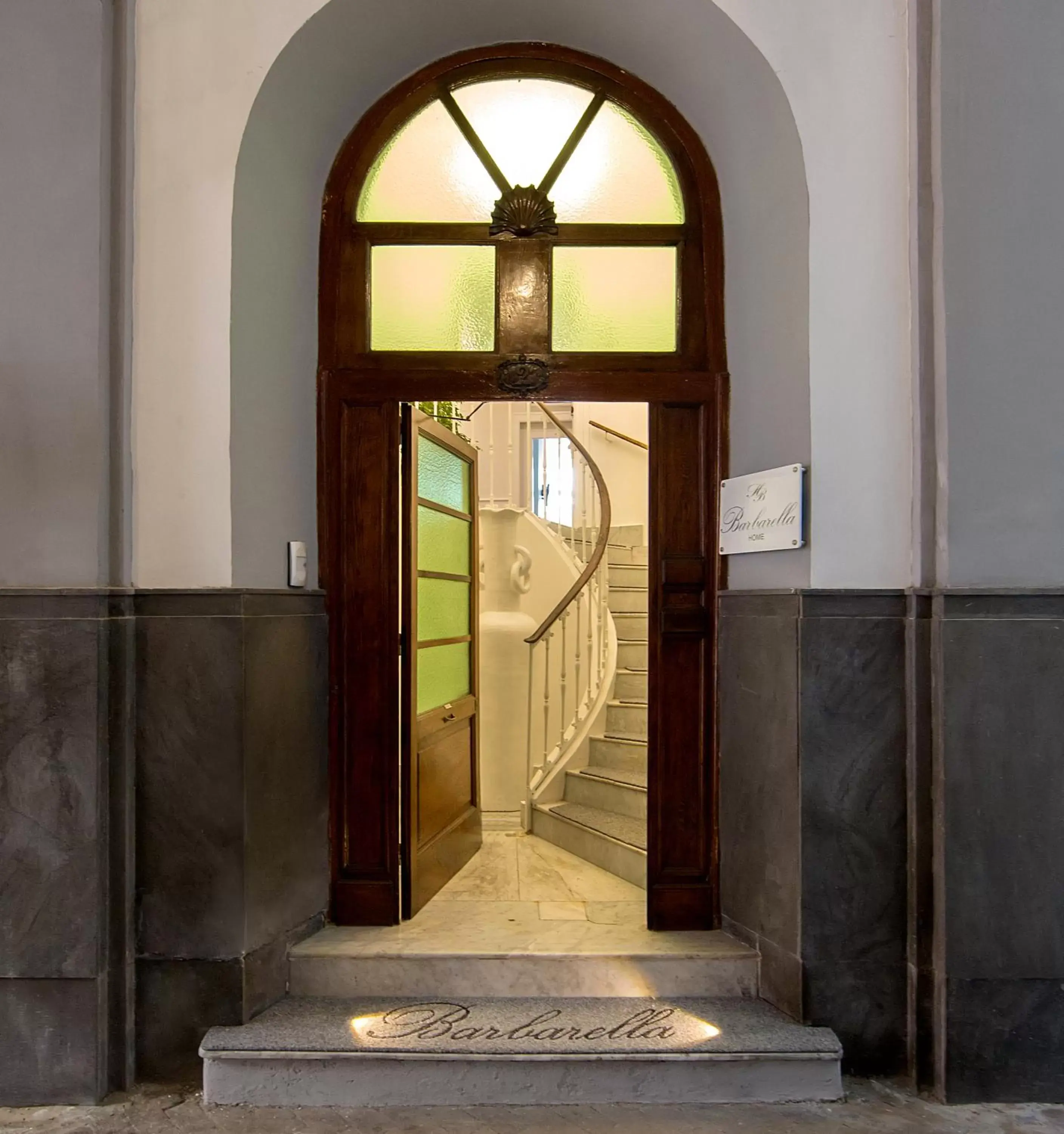 Facade/Entrance in Barbarella Home