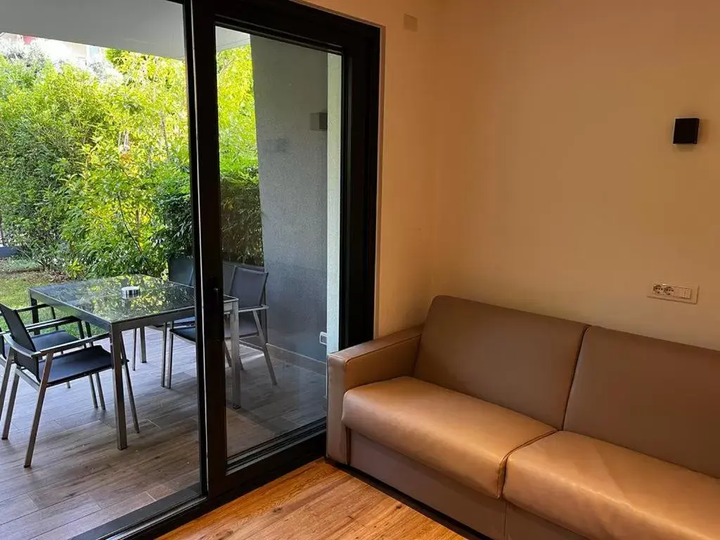 Seating Area in Riva Lake Lodge