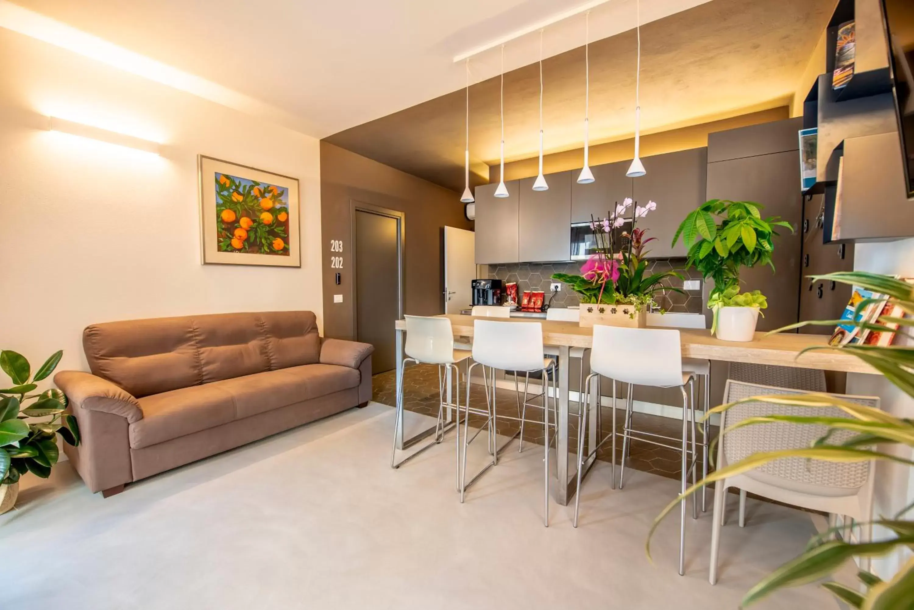 Communal lounge/ TV room, Dining Area in Casa Ercoli B&B