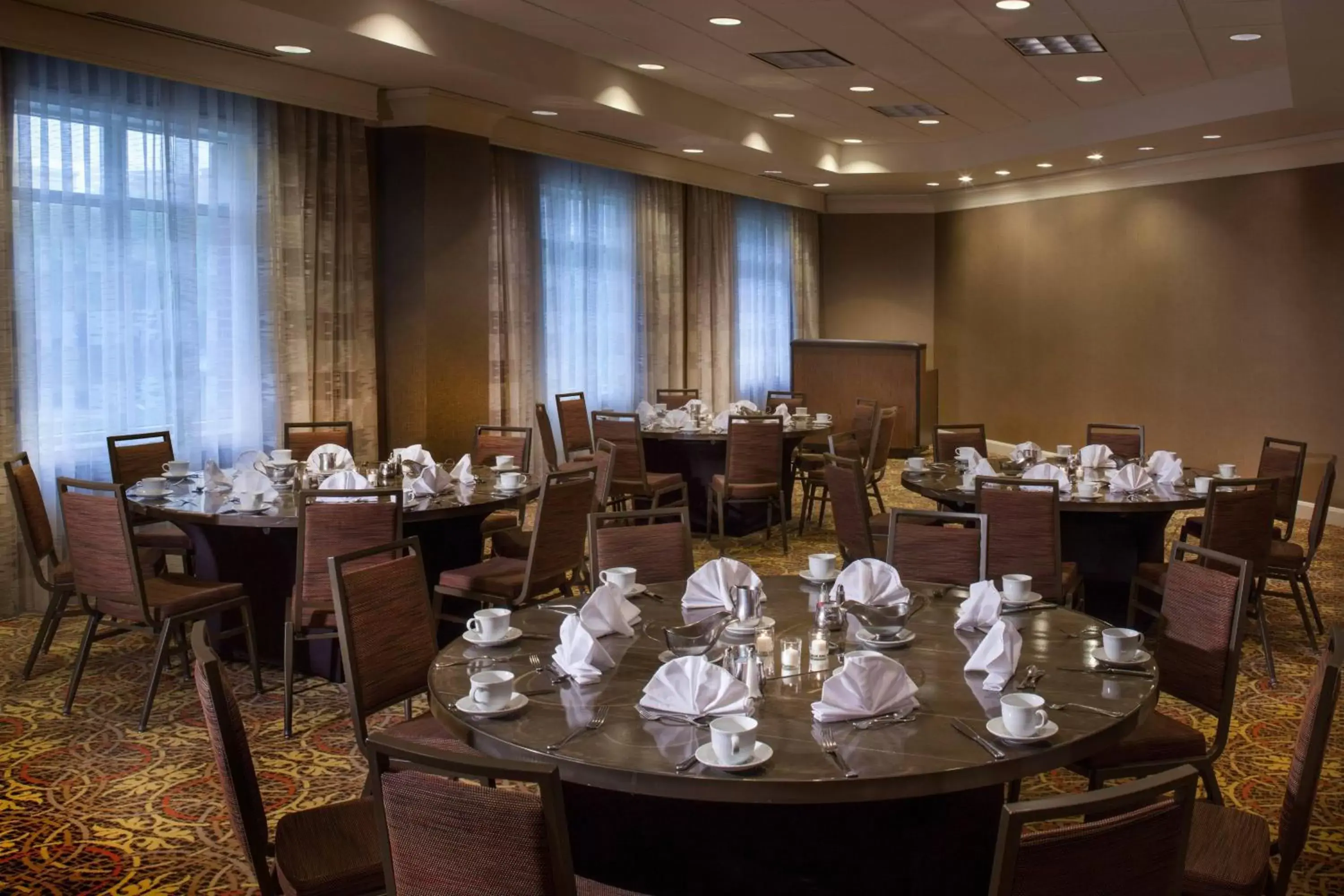 Meeting/conference room, Restaurant/Places to Eat in Houston Marriott Sugar Land