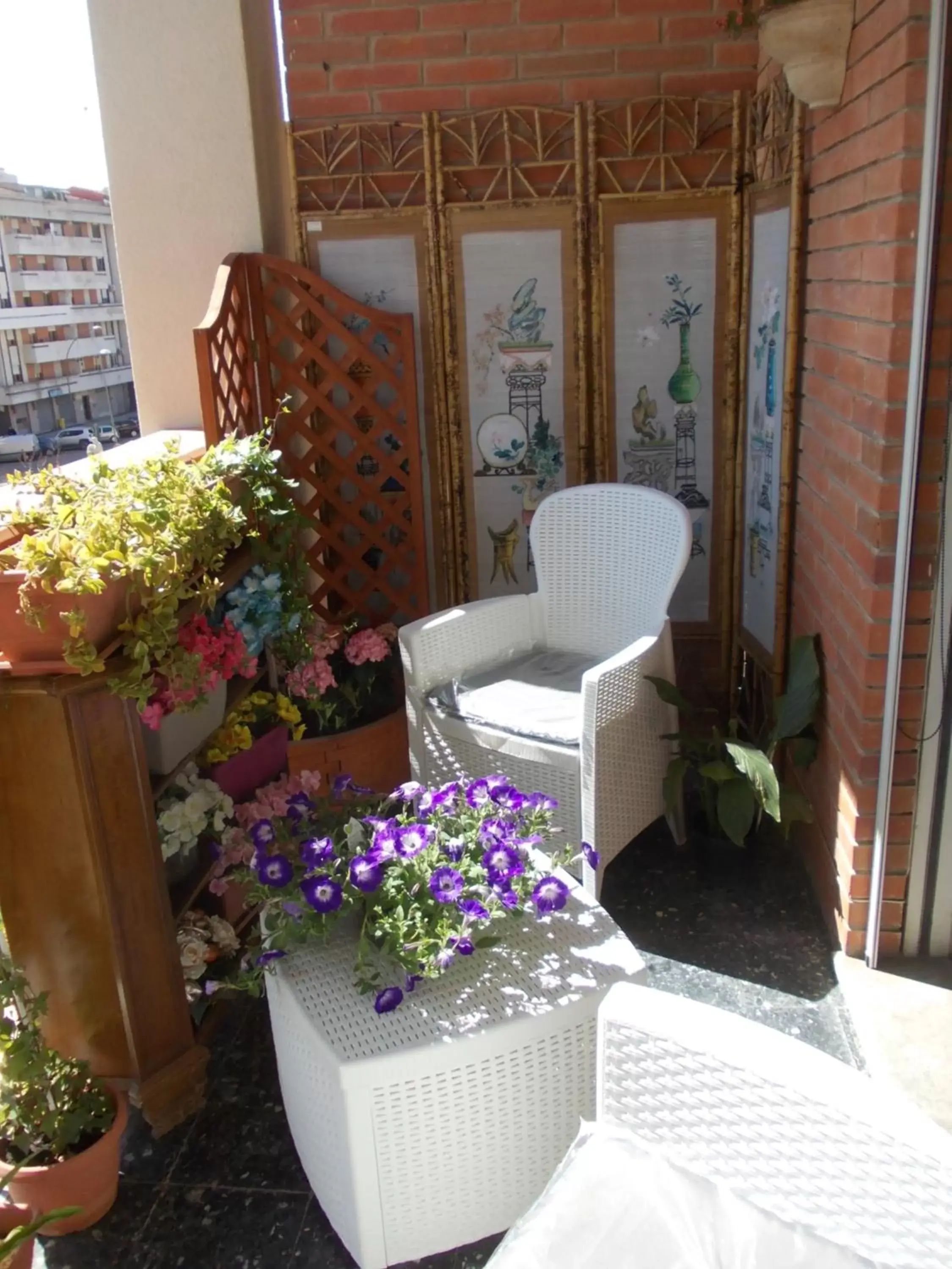 Balcony/Terrace, Seating Area in Domus Aurea