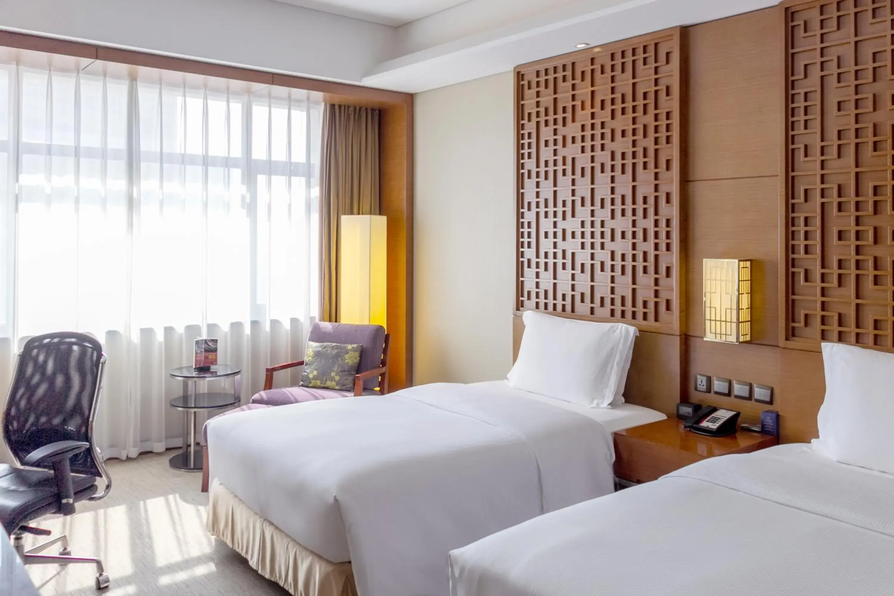 Bedroom, Bed in DoubleTree By Hilton Shenyang Hotel