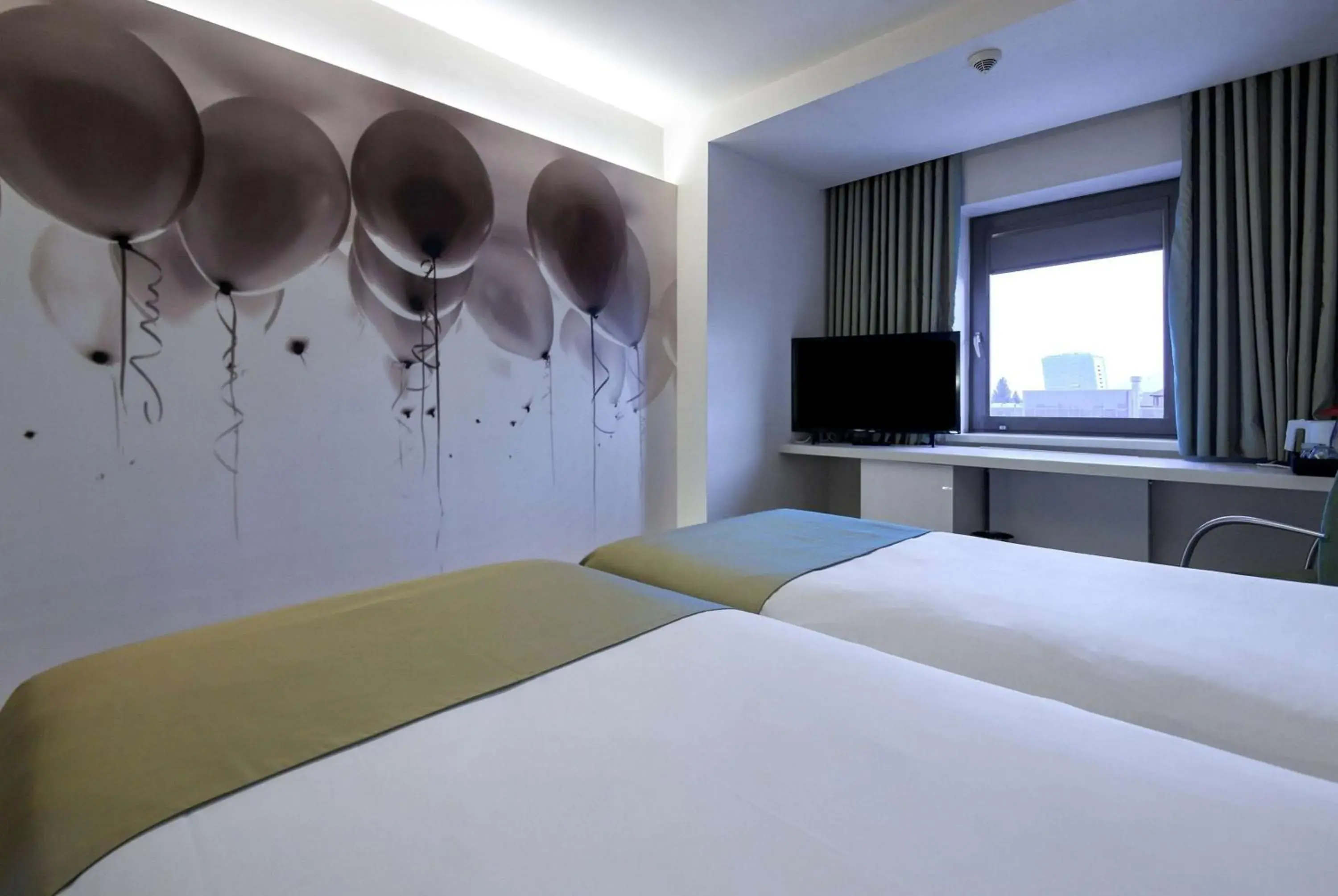 Photo of the whole room, Bed in Ramada Plaza by Wyndham Bucharest Convention Center