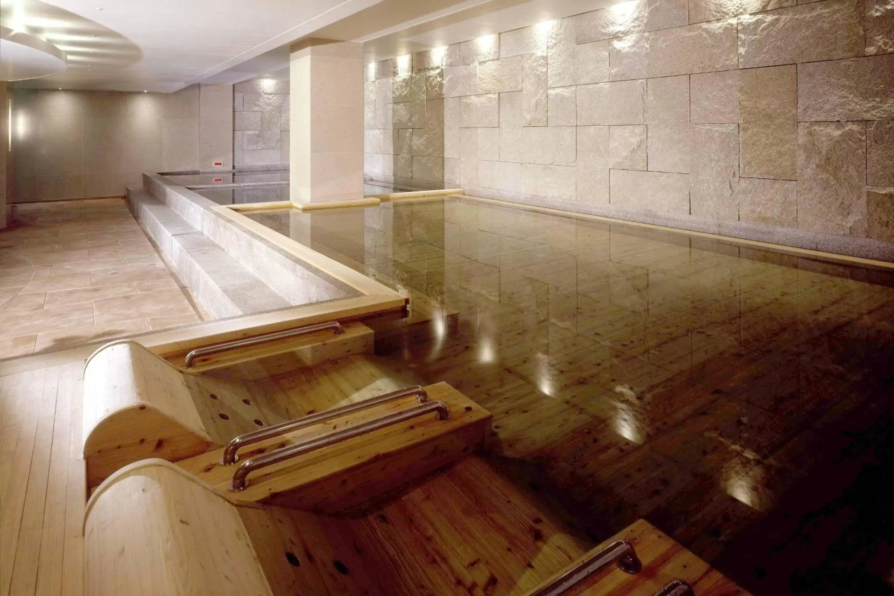 Fitness centre/facilities, Swimming Pool in Marriott Executive Apartment Seoul