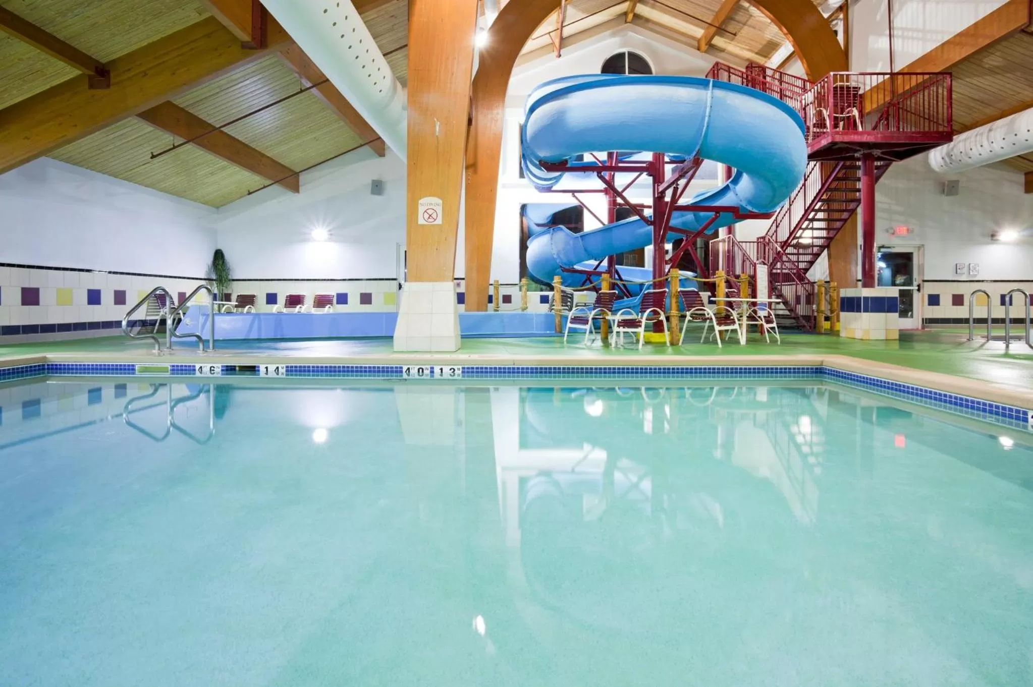 Swimming pool in Holiday Inn Conference Center Marshfield by IHG
