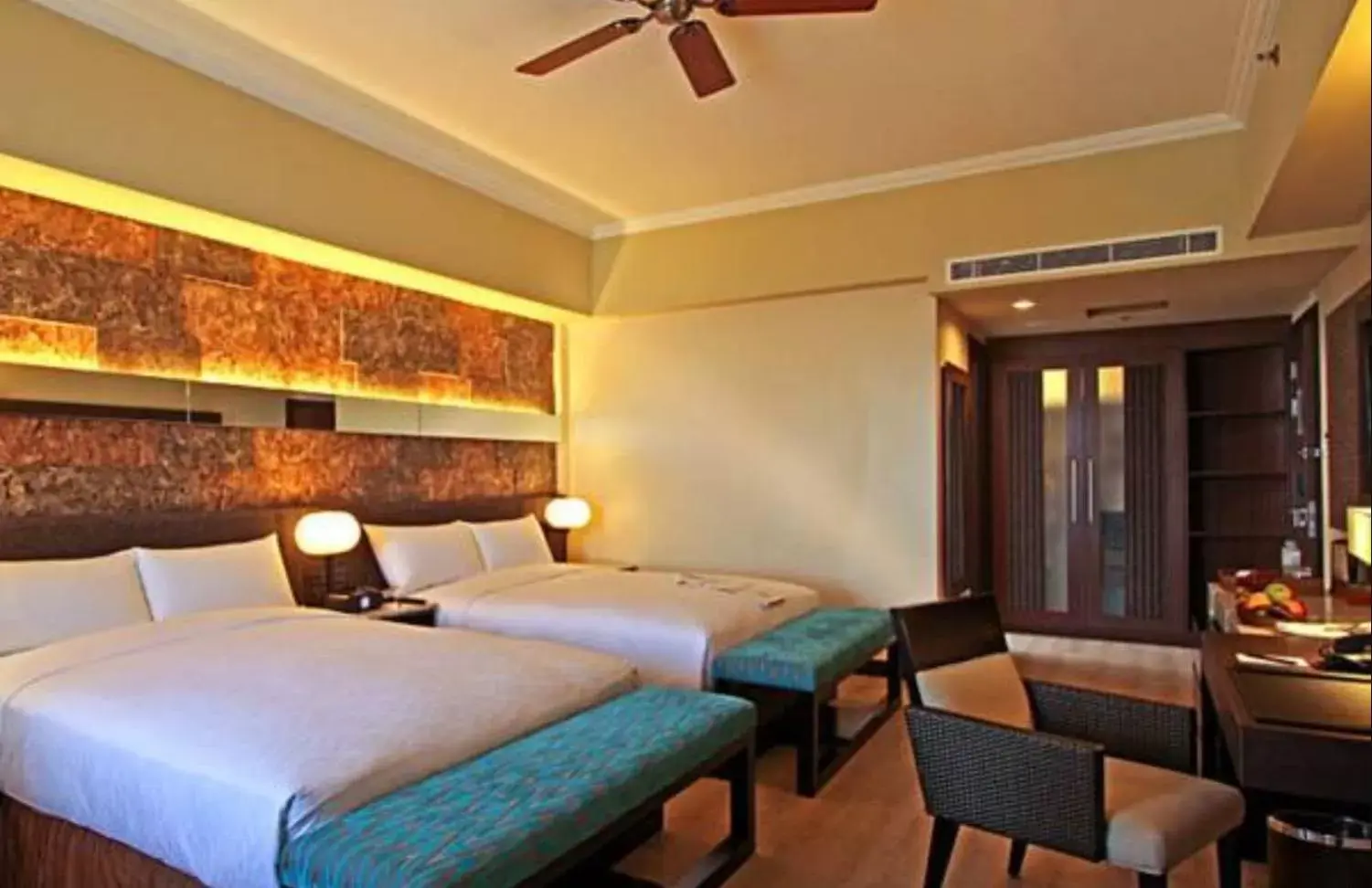 Photo of the whole room, Bed in The Bellevue Resort Photo of the whole room, Bed in The Bellevue Resort