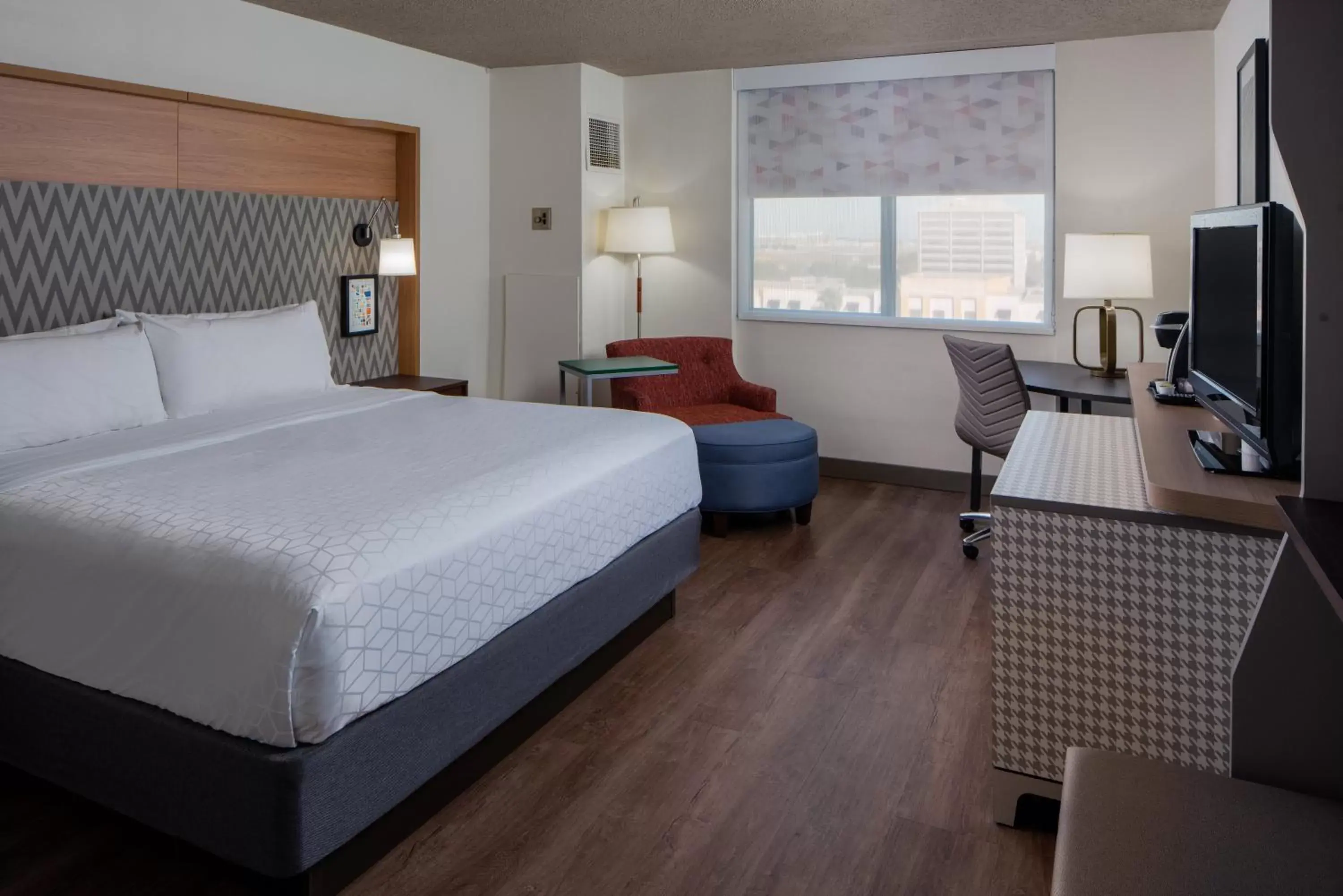 Photo of the whole room, Bed in Holiday Inn Tampa Westshore - Airport Area, an IHG Hotel