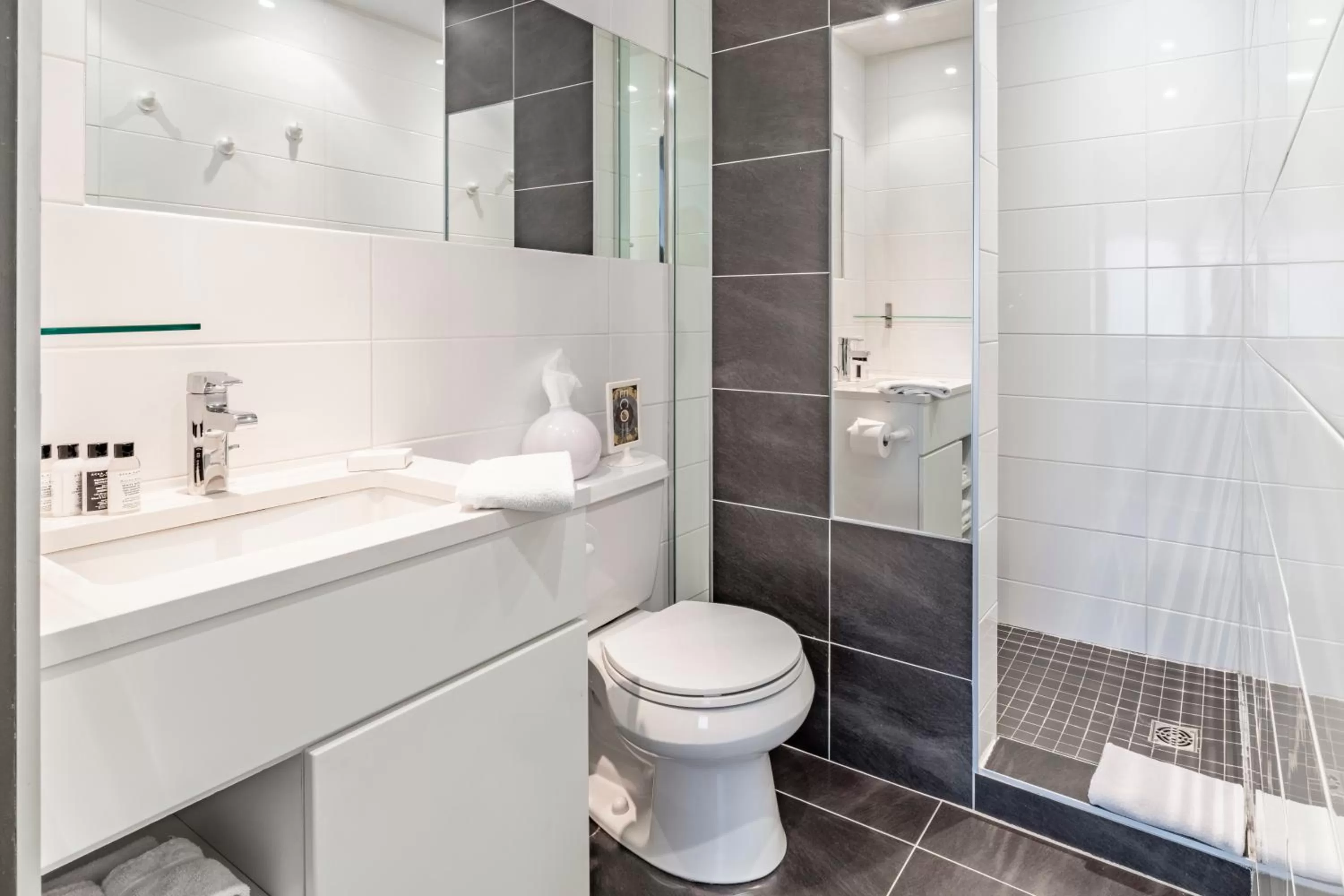 Bathroom in Hotel Zero 1 Montreal