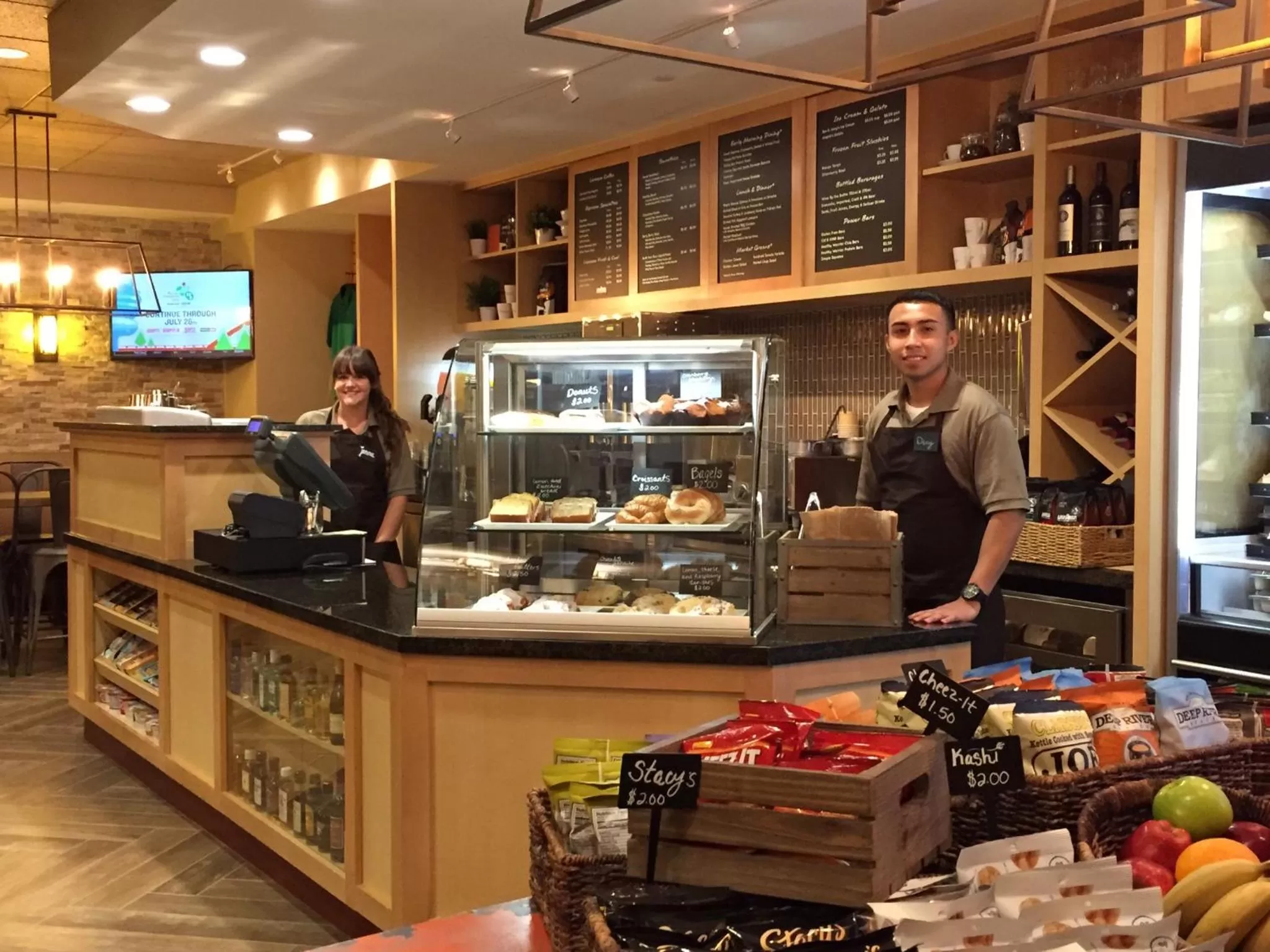 Restaurant/places to eat in Eaglewood Resort & Spa