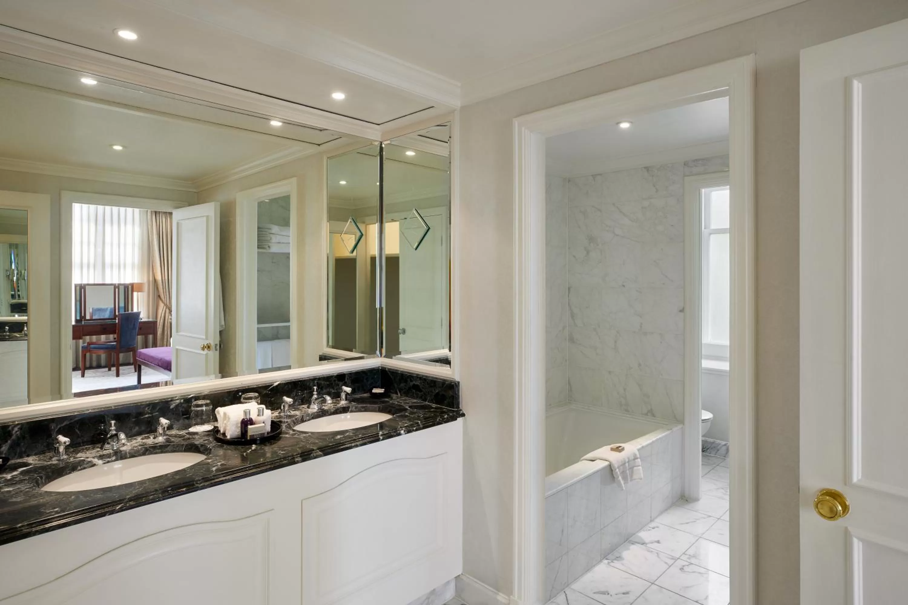 Bathroom in The Landmark London