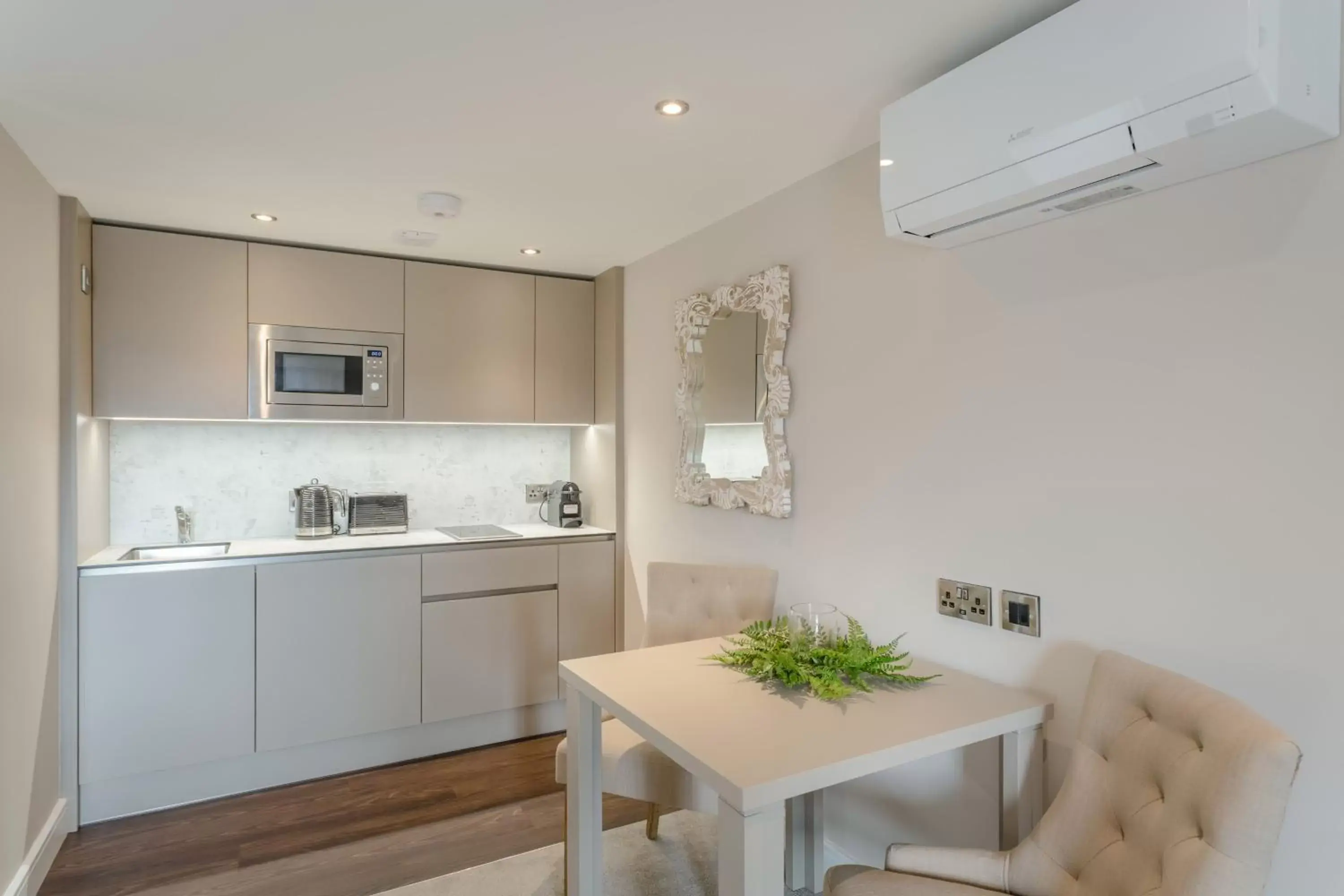 Kitchen or kitchenette, Kitchen/Kitchenette in Heritage Mews Nottingham