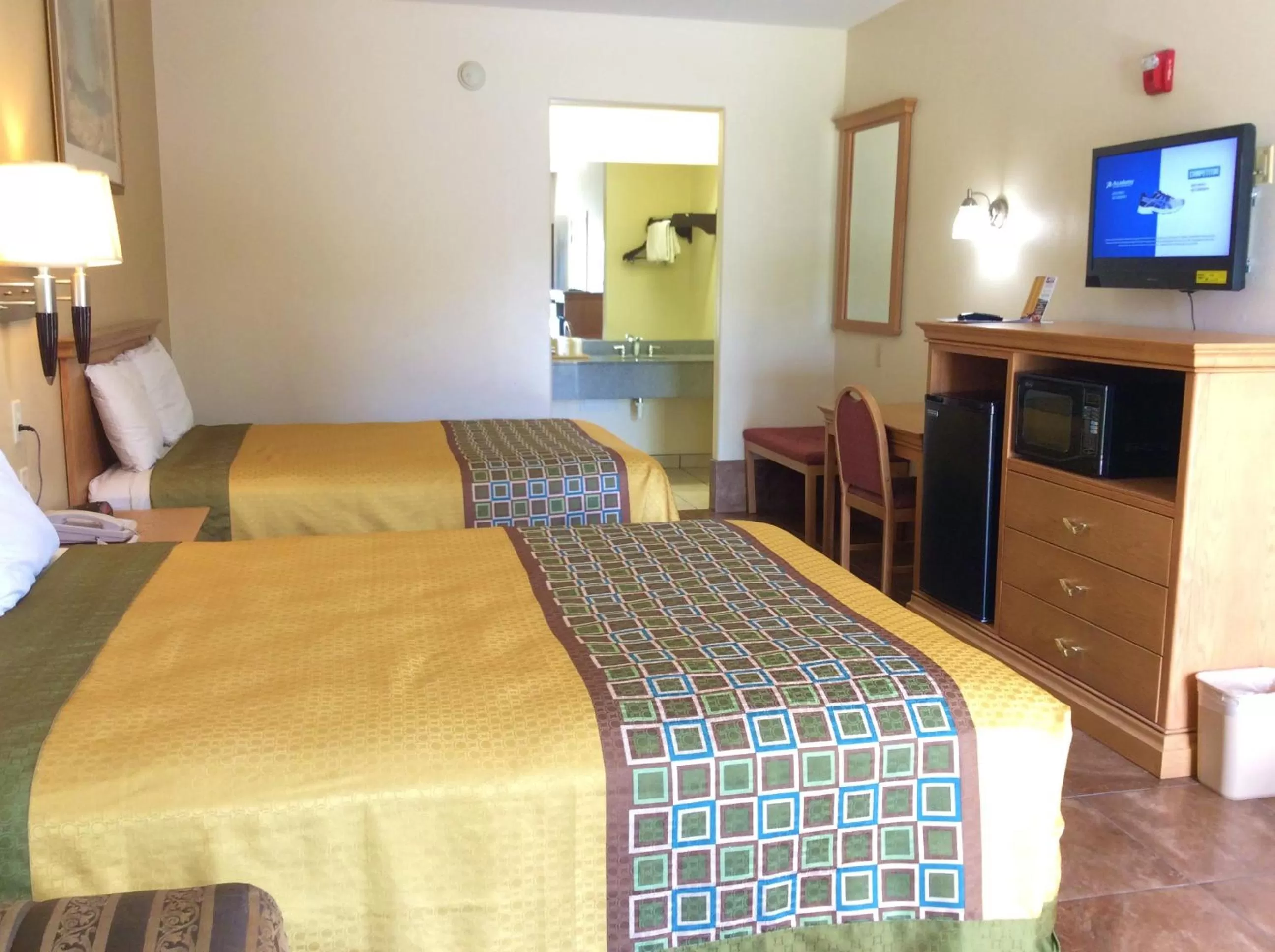 Bedroom, Bed in Texas Inn - Welasco/Mercedes