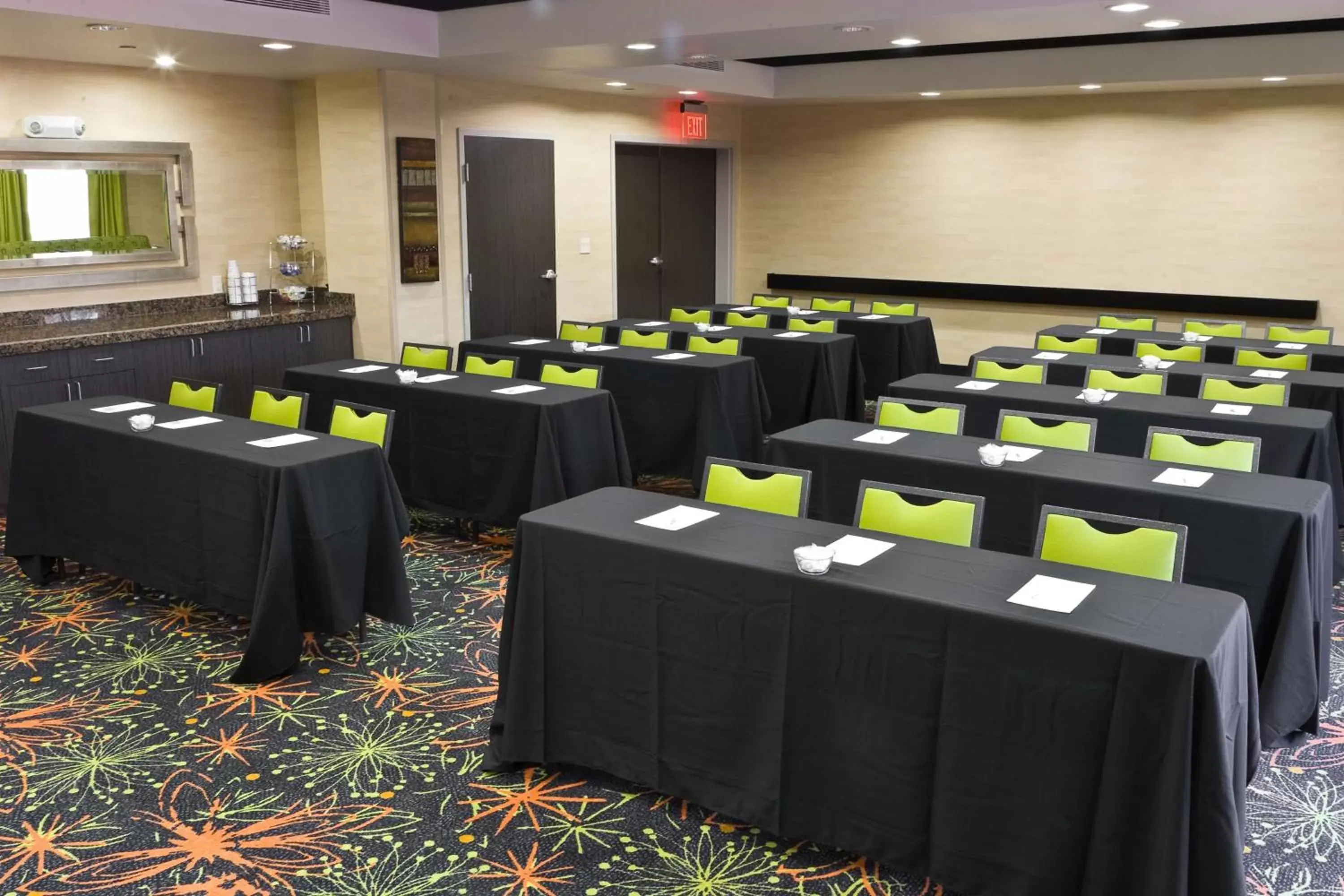 Meeting/conference room in Hampton Inn and Suites Tulsa Central