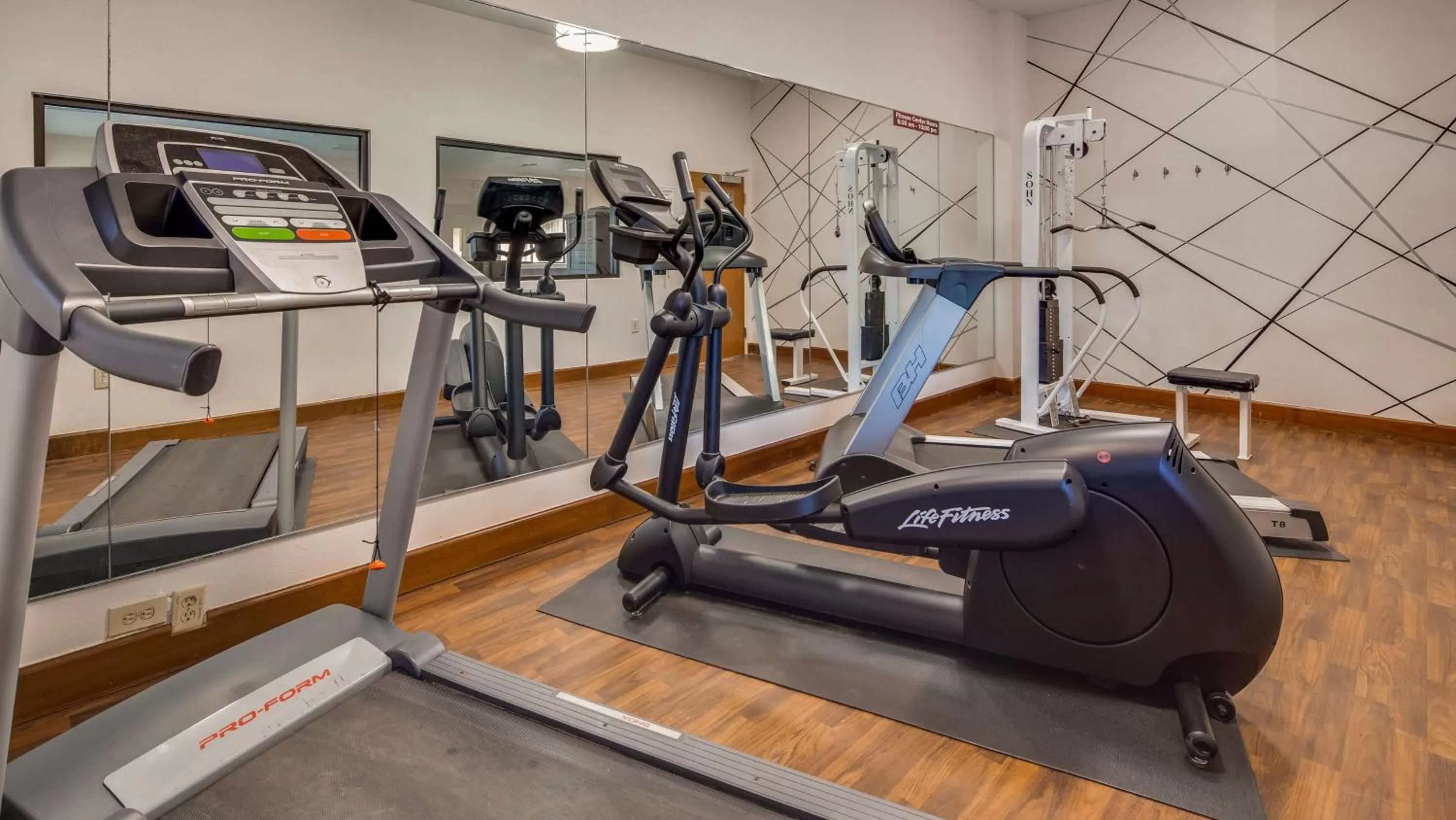 Fitness centre/facilities in Best Western Inn & Suites of Macon