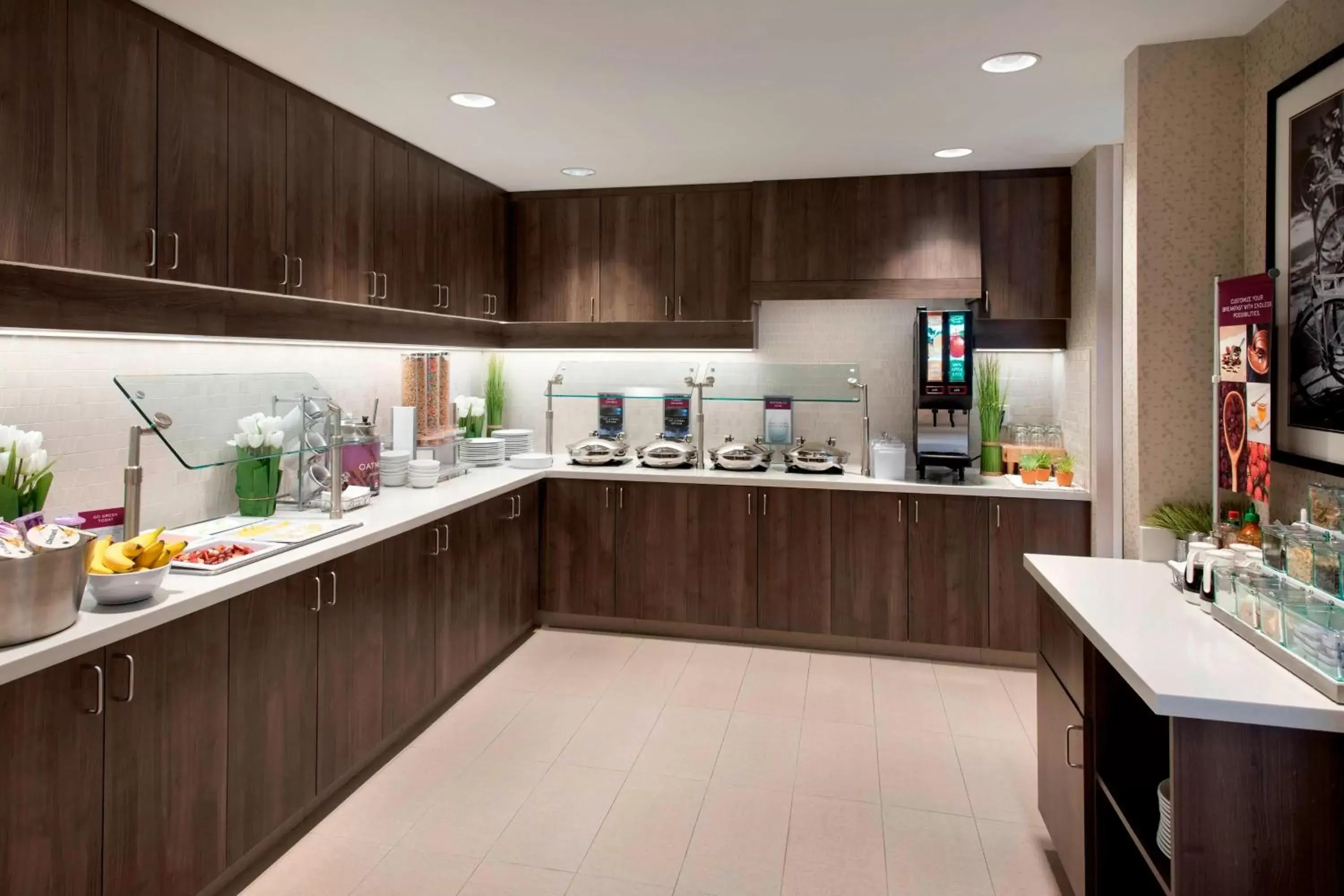 Breakfast, Kitchen/Kitchenette in Residence Inn by Marriott New York Long Island East End