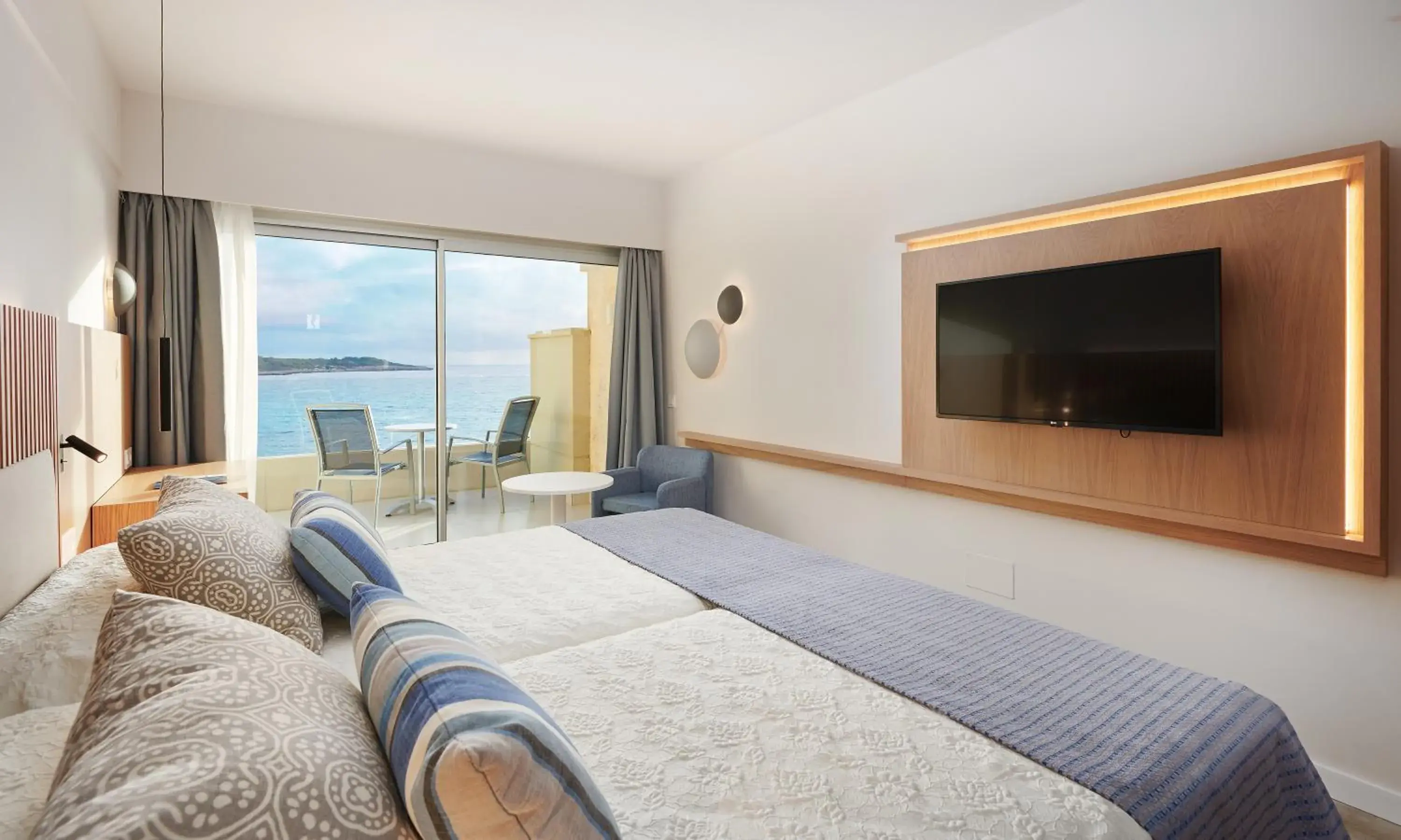 Bedroom in Hipotels Mediterraneo Hotel - Adults Only