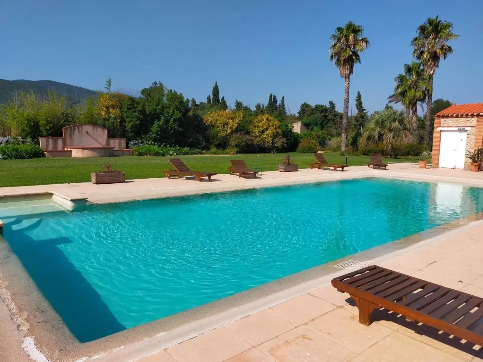 Double Room with Garden View in MAS TRAMONTANE chambres d'hôtes avec parc arboré & piscine Double Room with Garden View in MAS TRAMONTANE chambres d'hôtes avec parc arboré & piscine