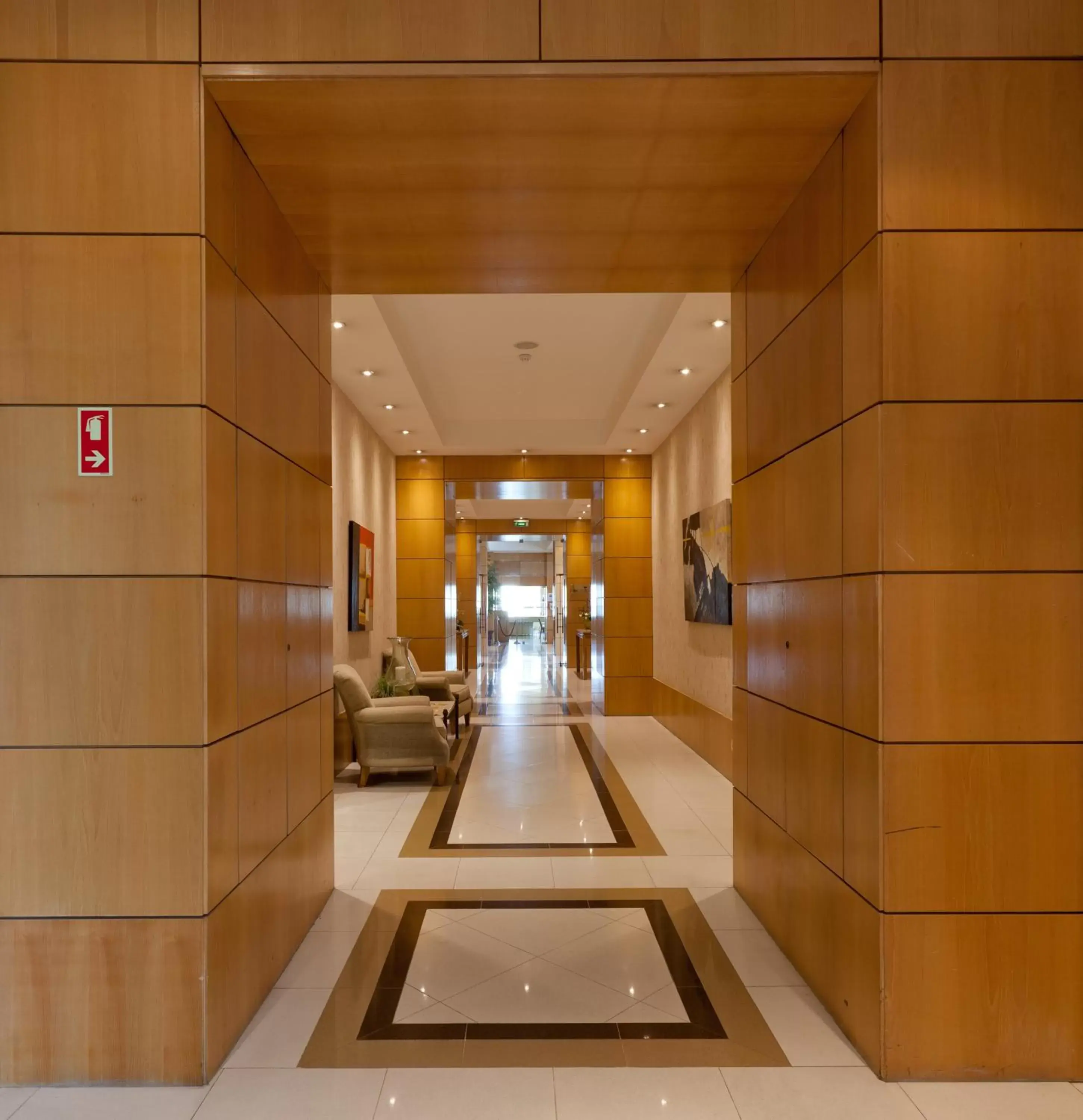 Area and facilities, Lobby/Reception in Riviera Hotel