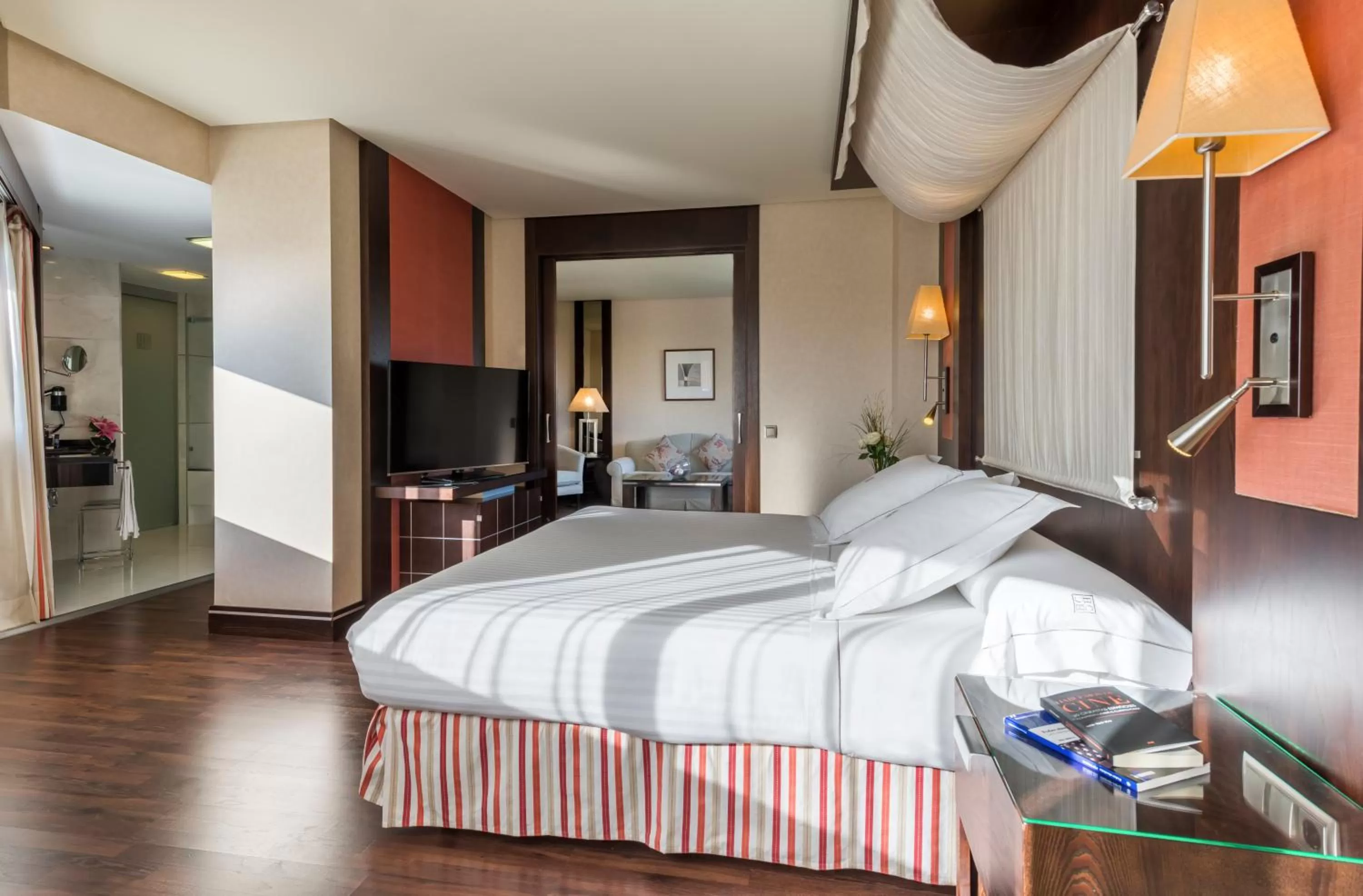 Bedroom, Bed in Hotel Cordoba Center