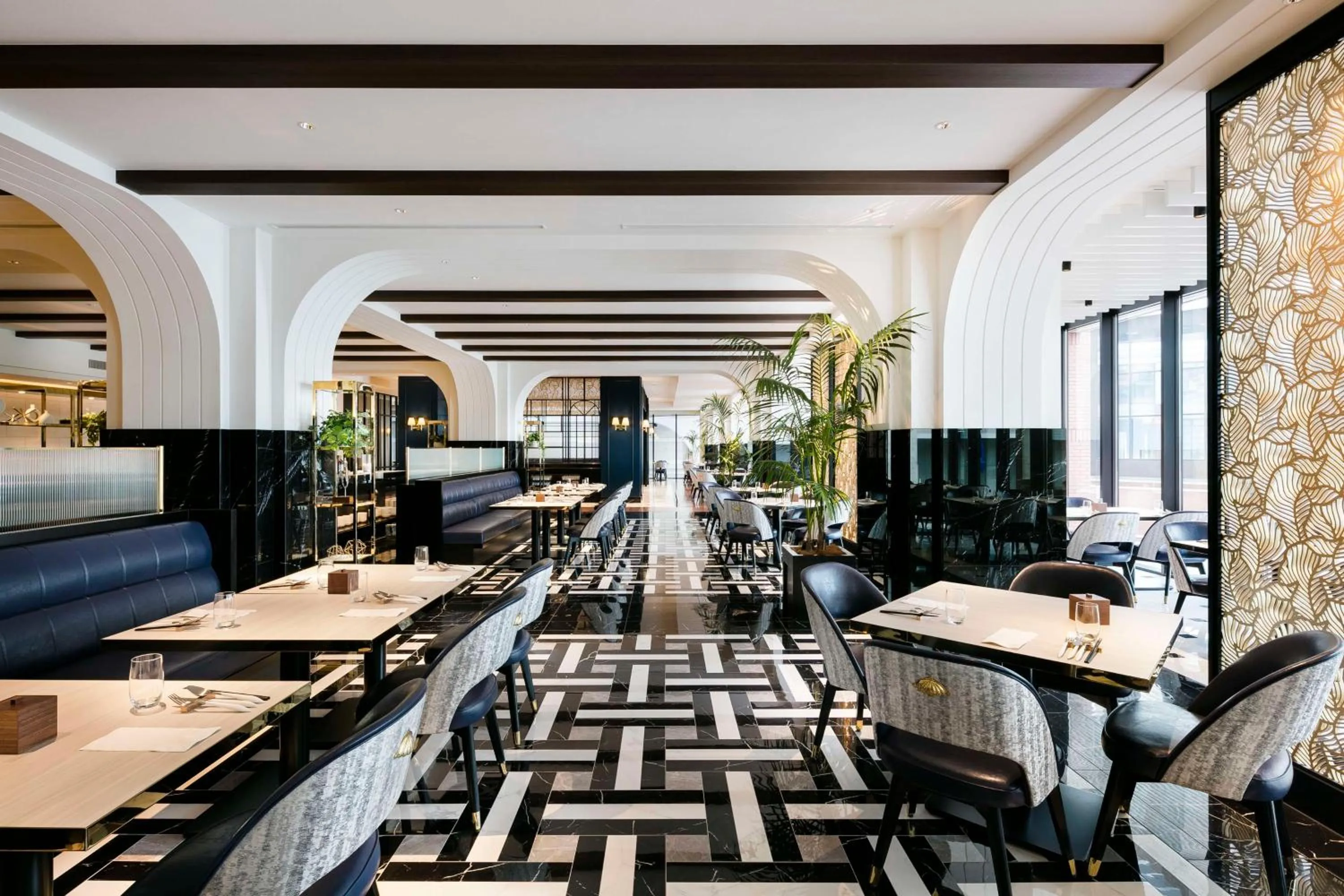 Lounge or bar in Hilton Yokohama