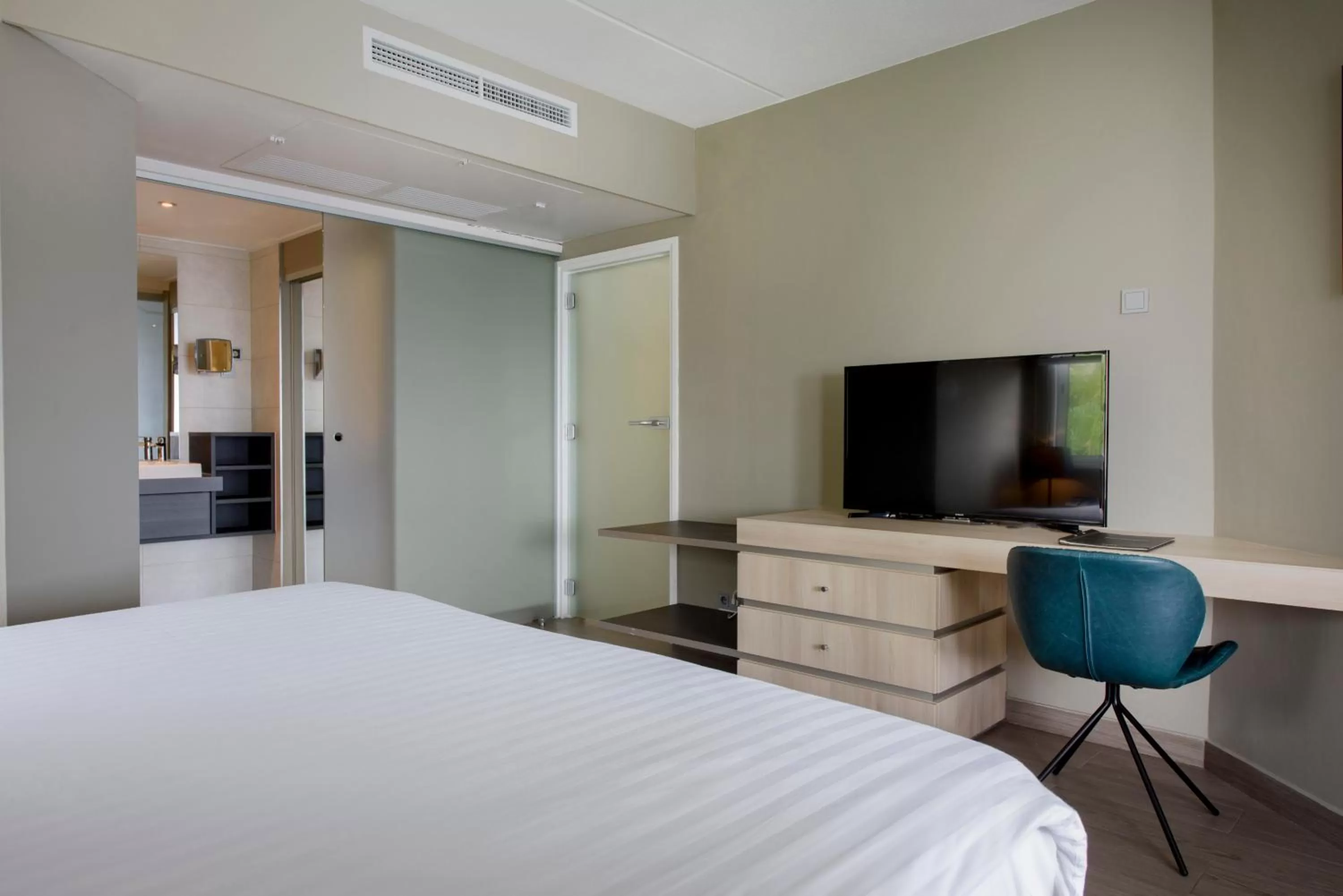 Bed in Curacao Avila Beach Hotel