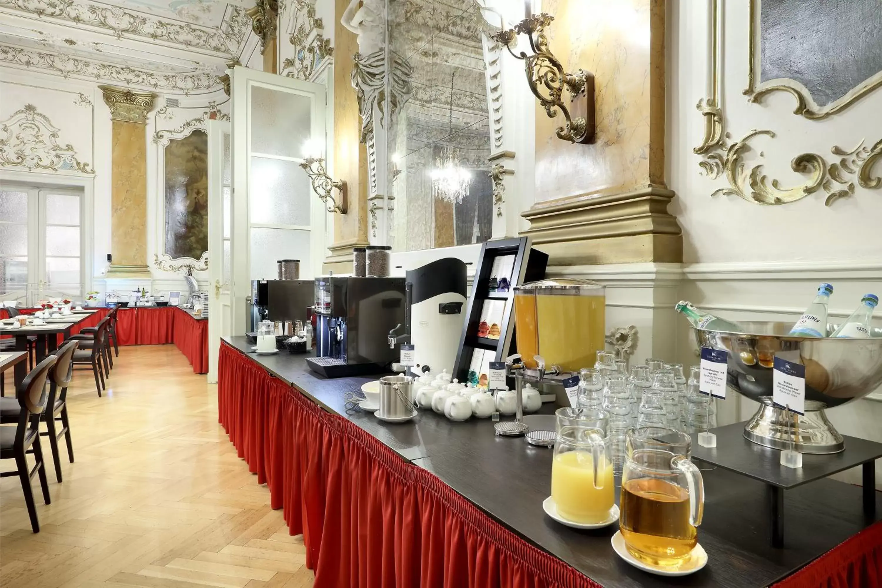 Buffet breakfast, Restaurant/Places to Eat in Eurostars Park Hotel Maximilian