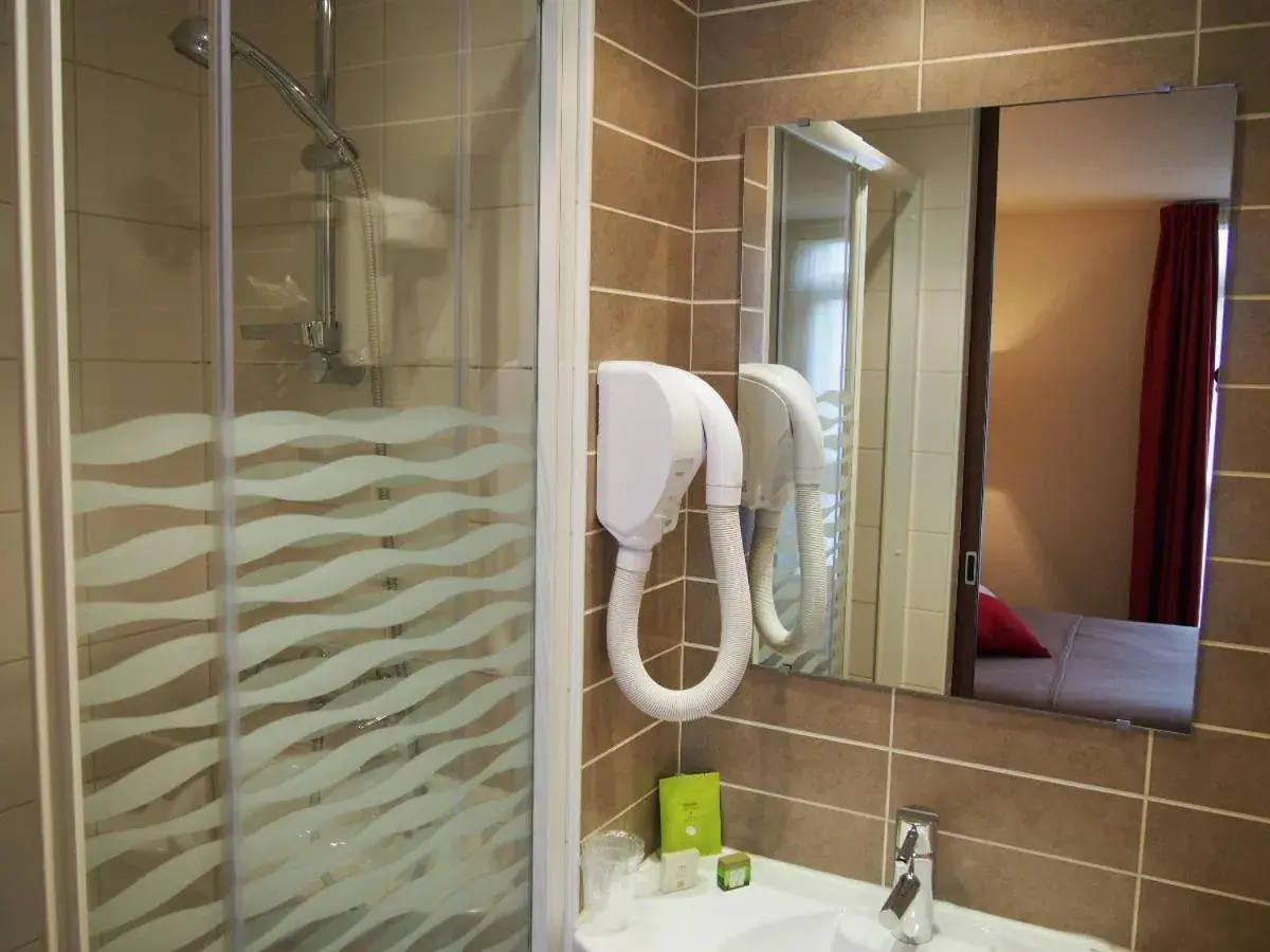 Bathroom in Hotel Atoll