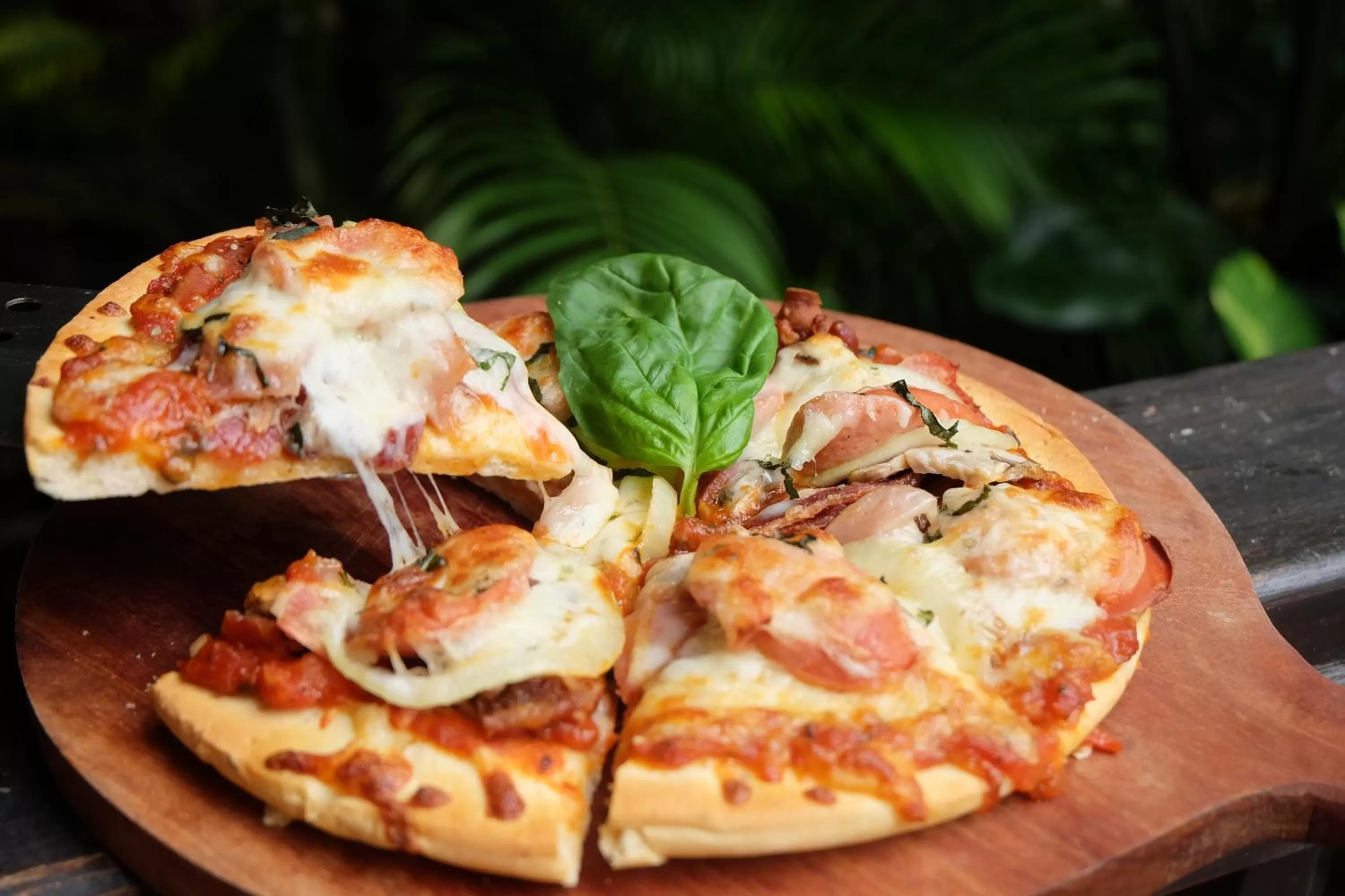 Restaurant/places to eat in Parigata Resorts and Spa