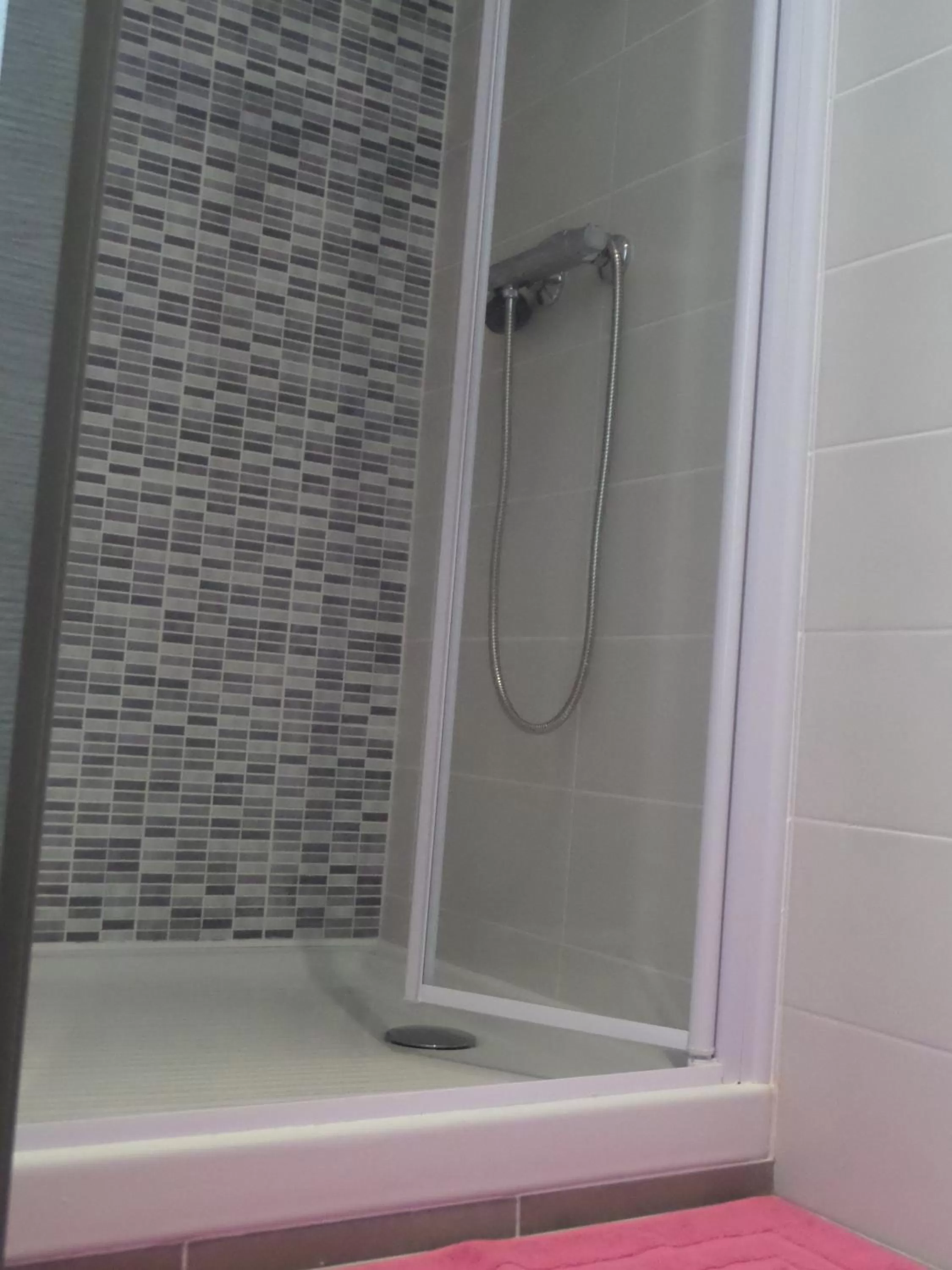 Shower, Bathroom in Les Gites de Kerdurod