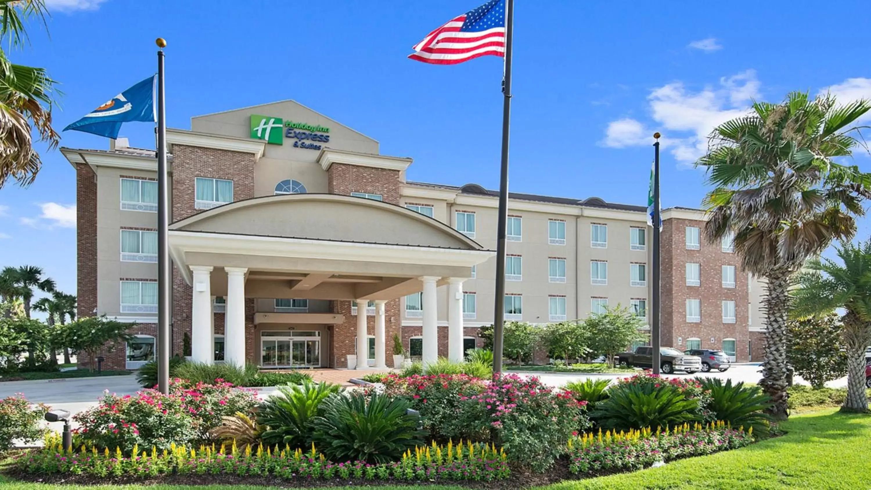Property building in Holiday Inn Express & Suites Gonzales, an IHG Hotel