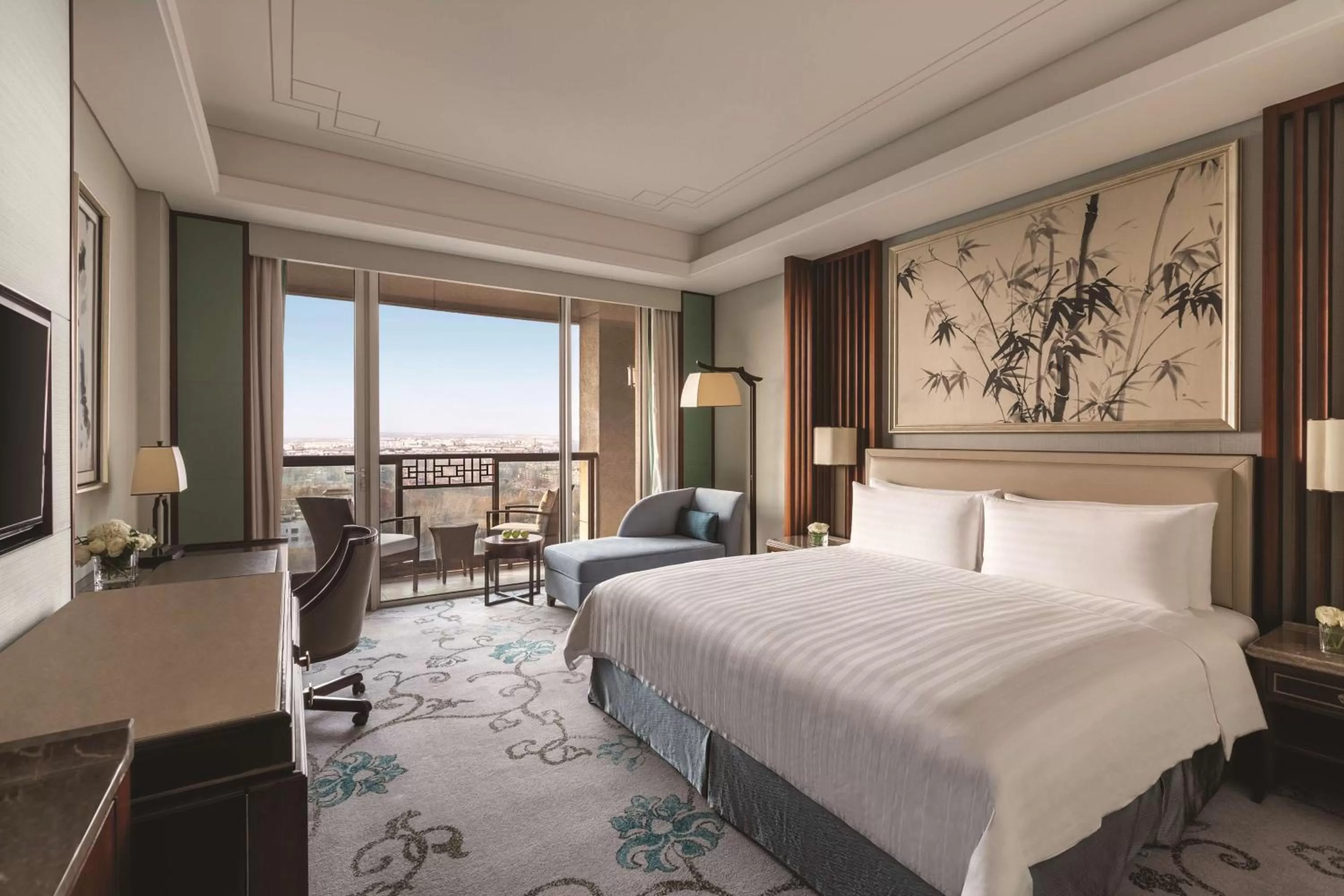 Photo of the whole room, Bed in Shangri-La Qufu