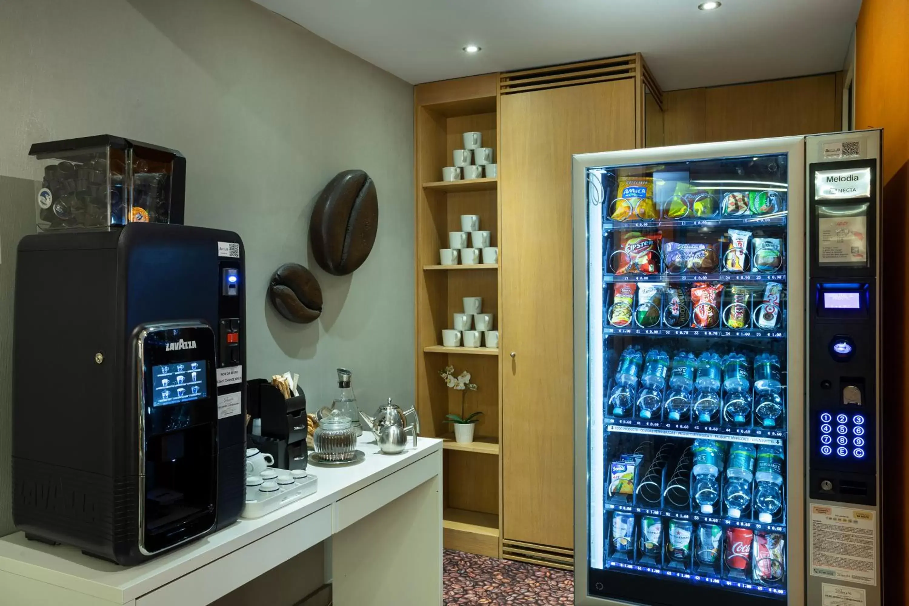 Lounge or bar in Best Western Plus Executive Hotel and Suites Lounge or bar in Best Western Plus Executive Hotel and Suites