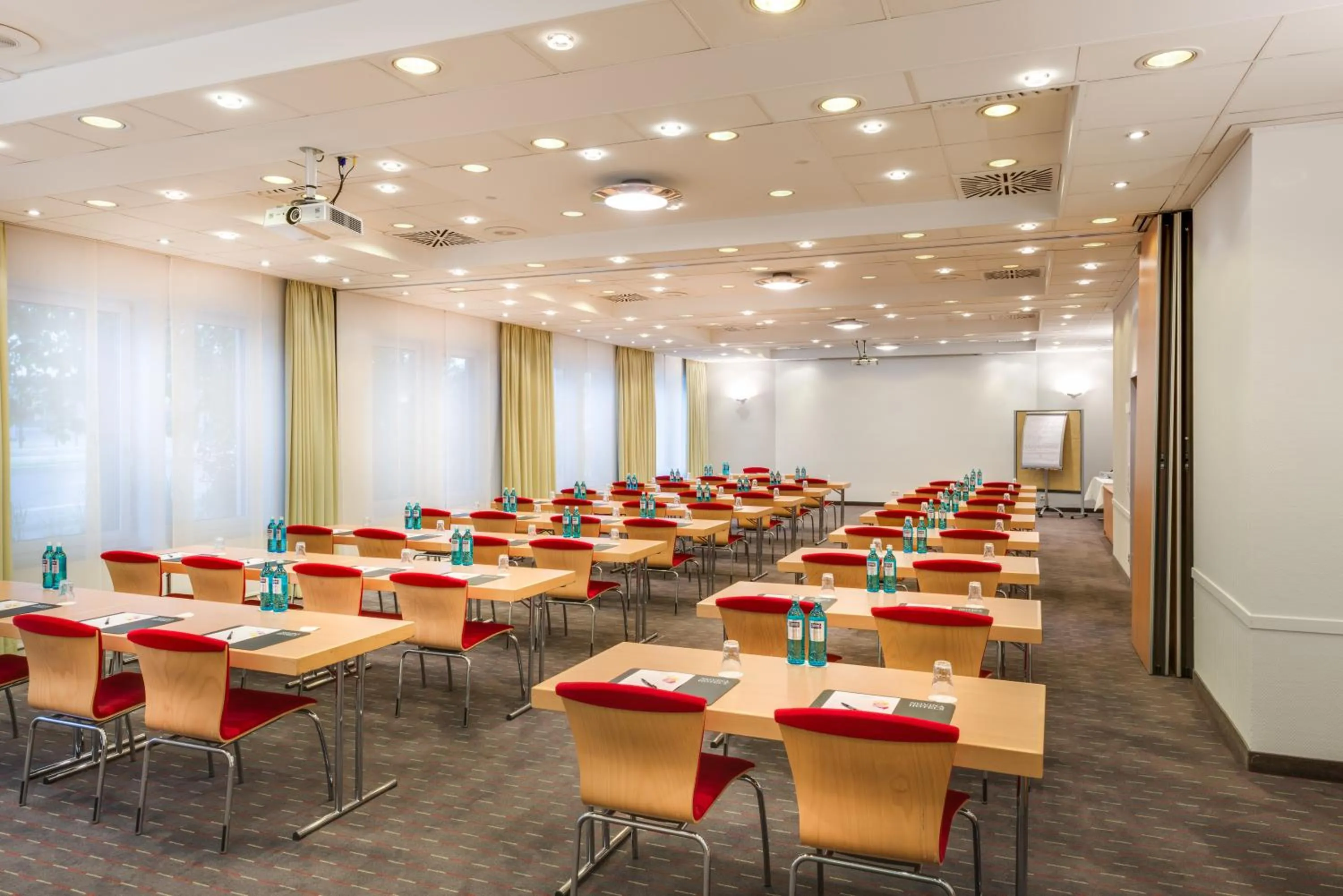 Meeting/conference room in Novina Hotel Wöhrdersee Nürnberg City