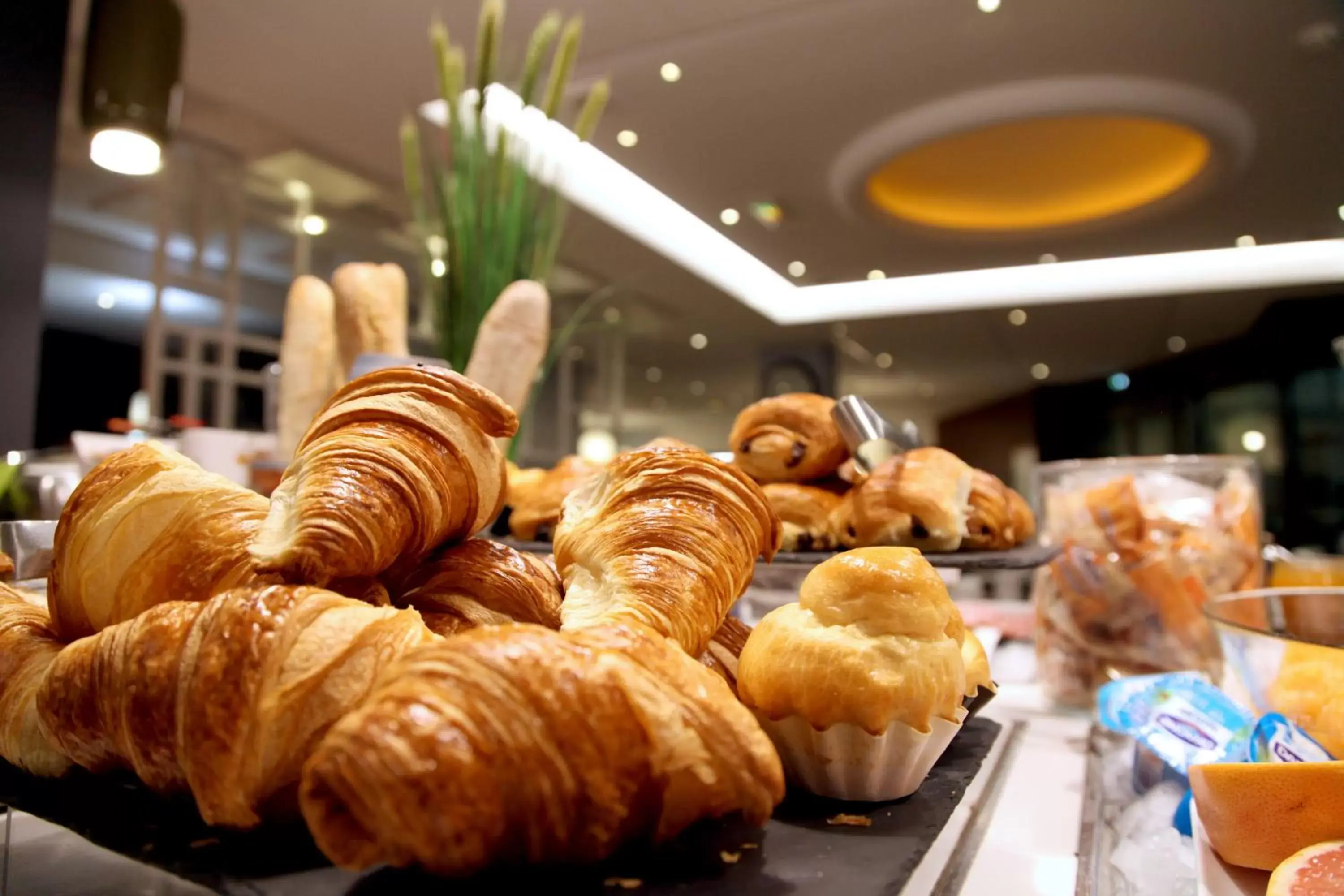Buffet breakfast in Mercure Nantes Centre Gare