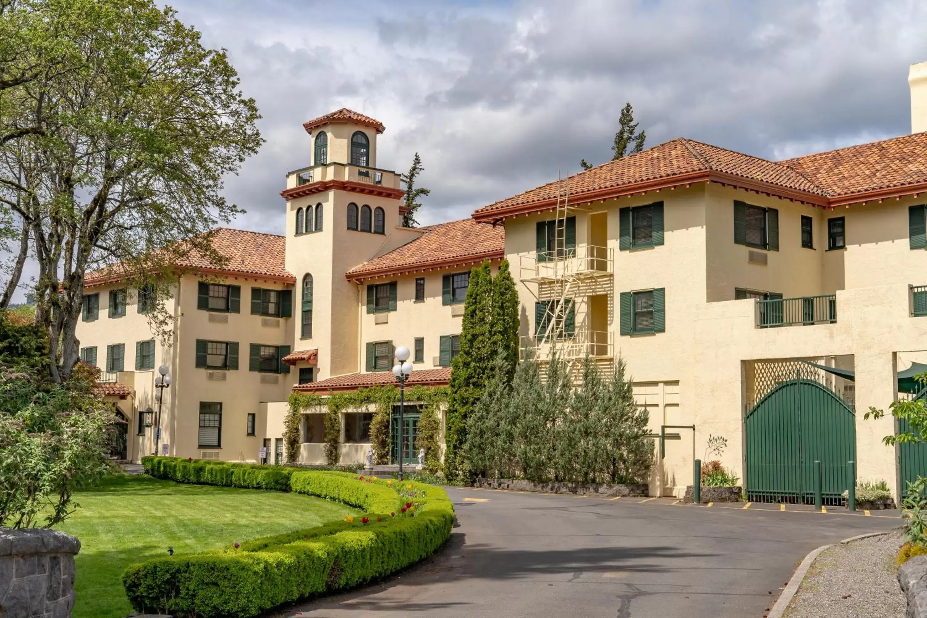 Property Building in Columbia Gorge Hotel & Spa