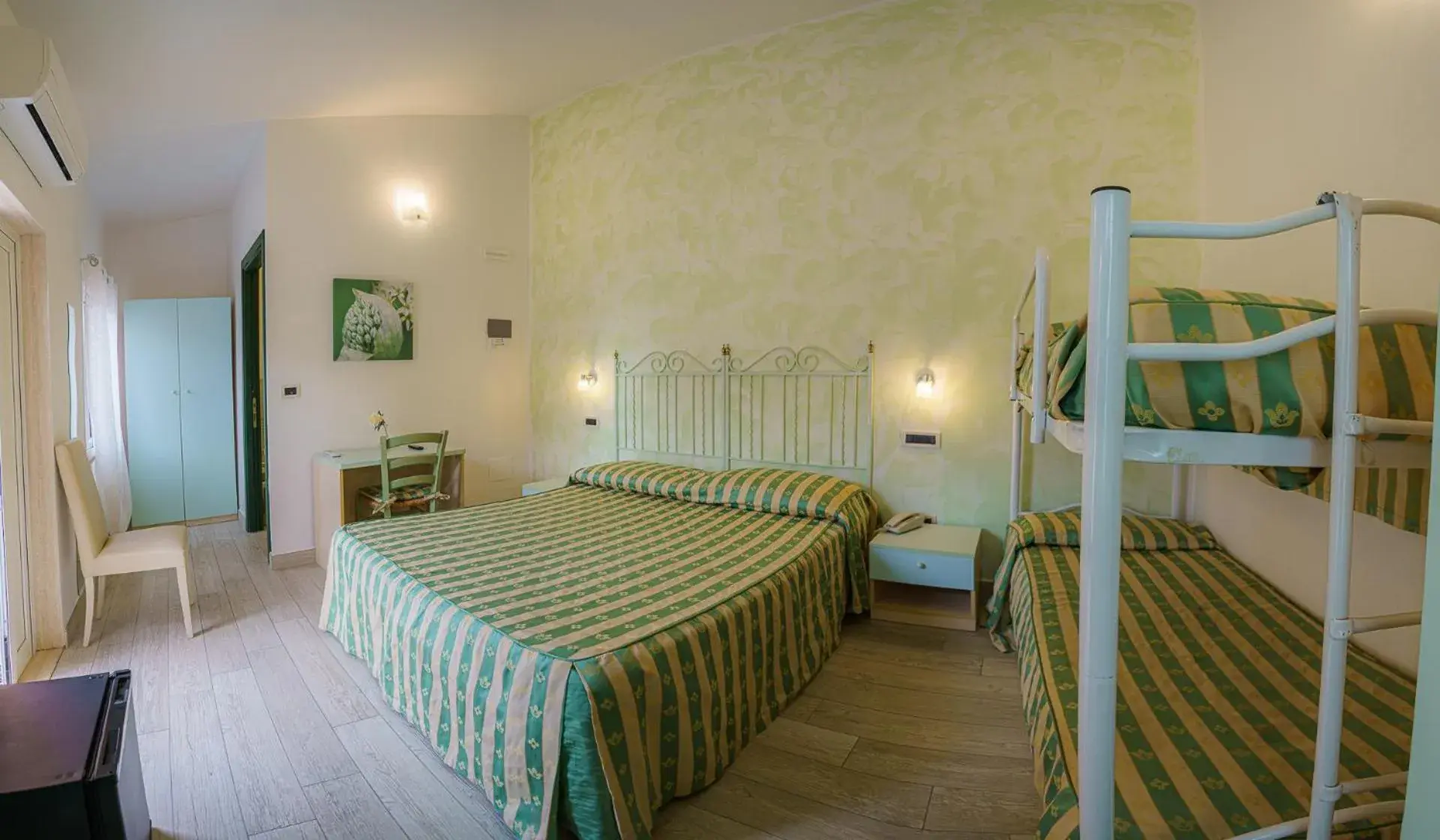 Bed in Albergo La Lampara