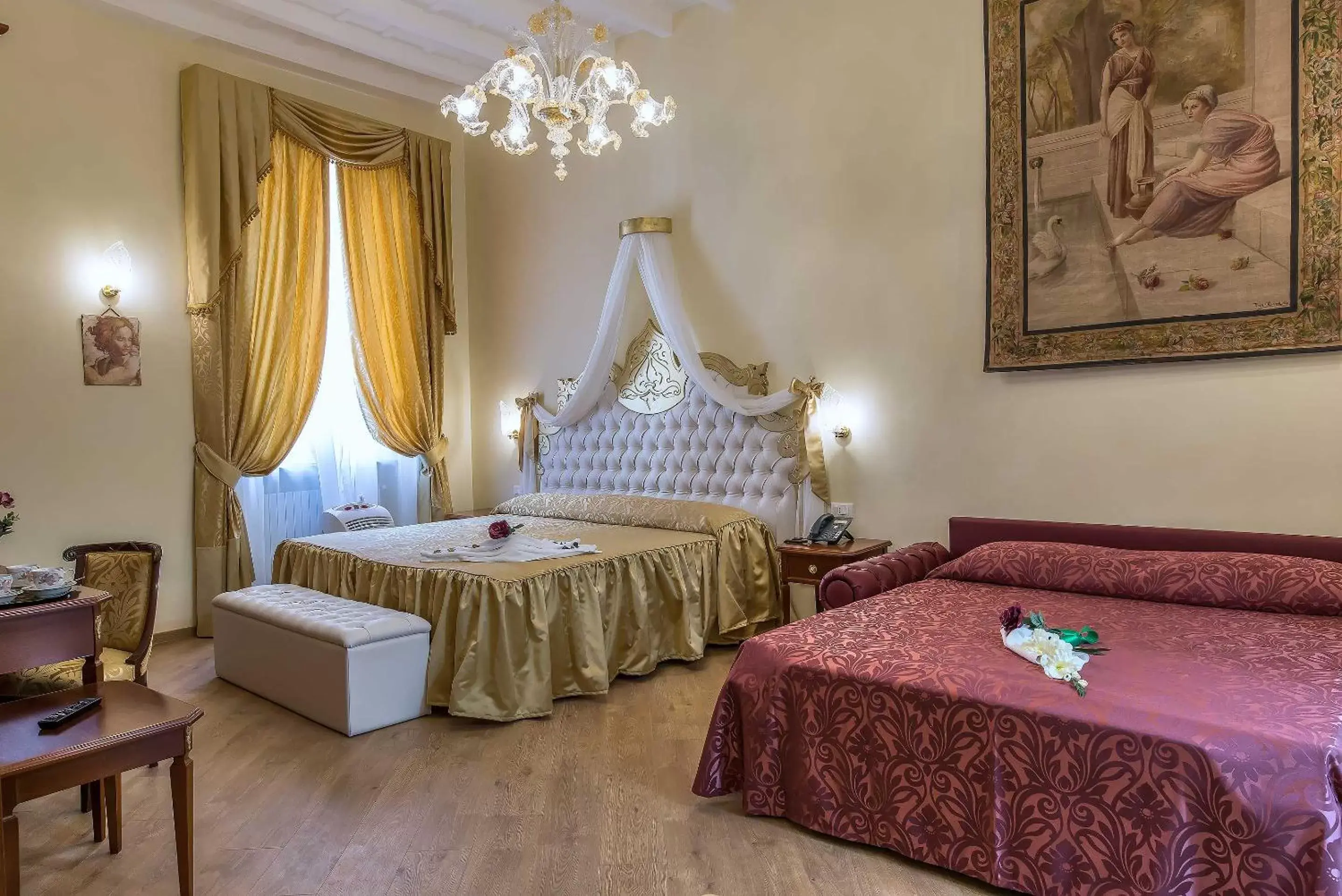 Photo of the whole room, Bed in Trevi Rome Suite