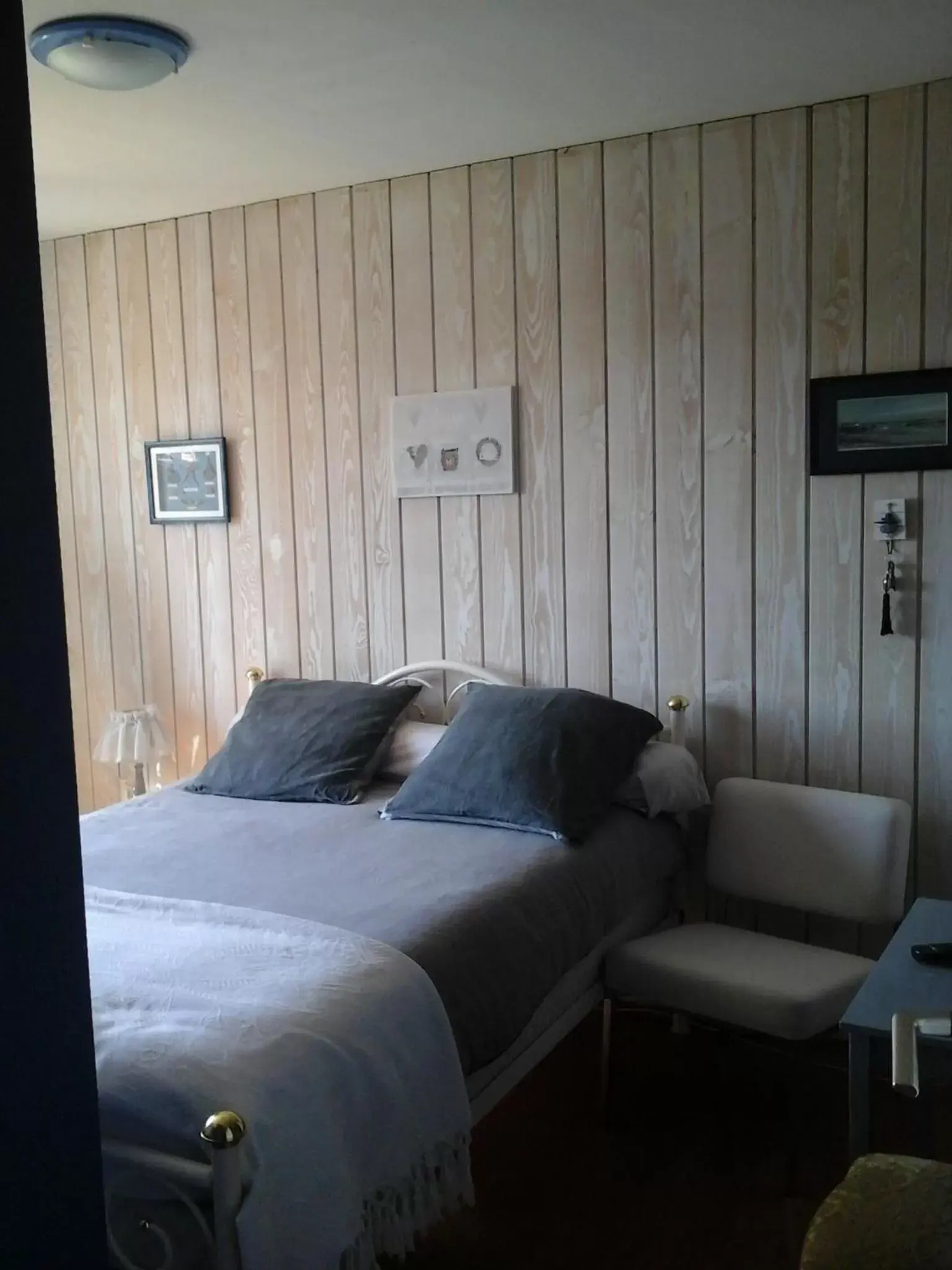 Photo of the whole room, Bed in Chambres d'Hotes des Ecureuils