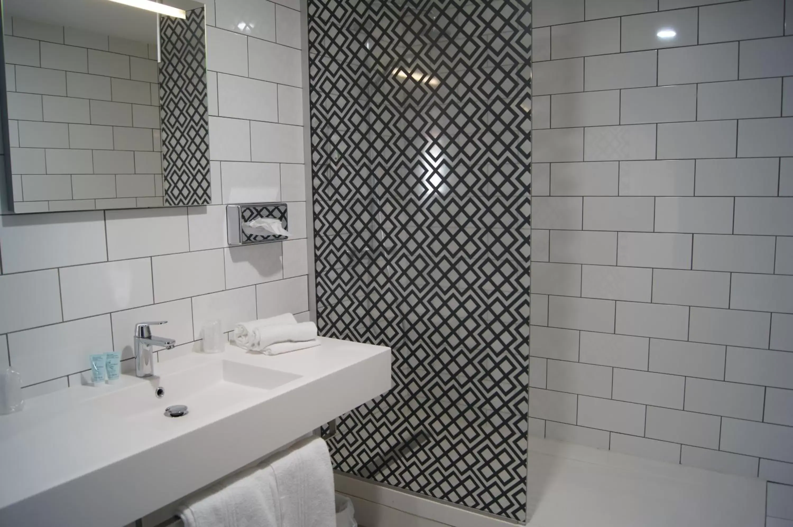 Bathroom in Hôtel ibis Styles Auxerre Nord