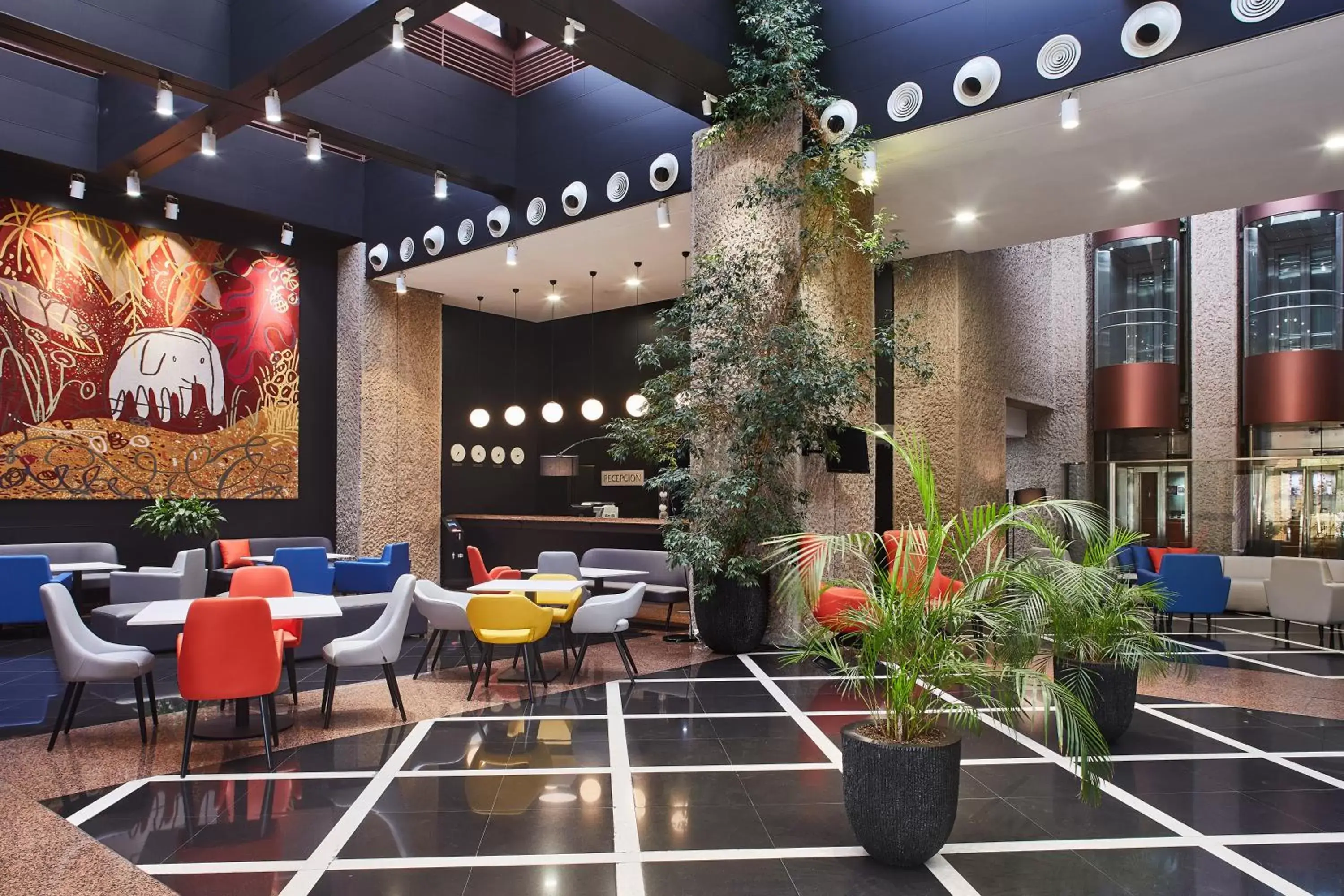 Lobby or reception, Lounge/Bar in Silken Puerta Madrid