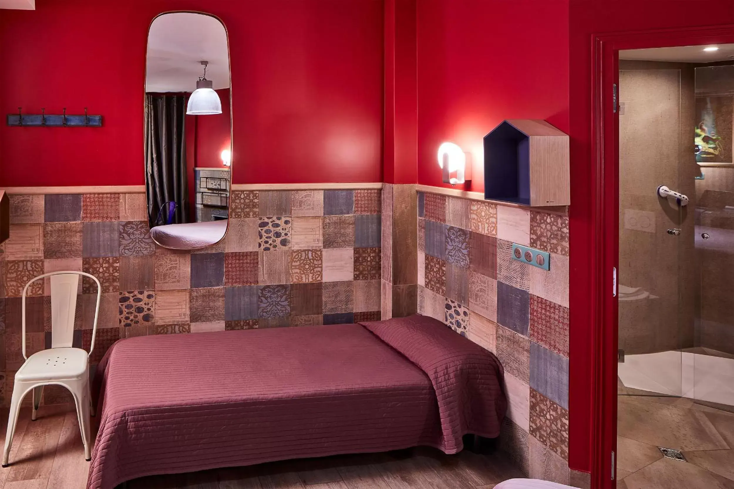 Bed, Bathroom in Hôtel de Roubaix