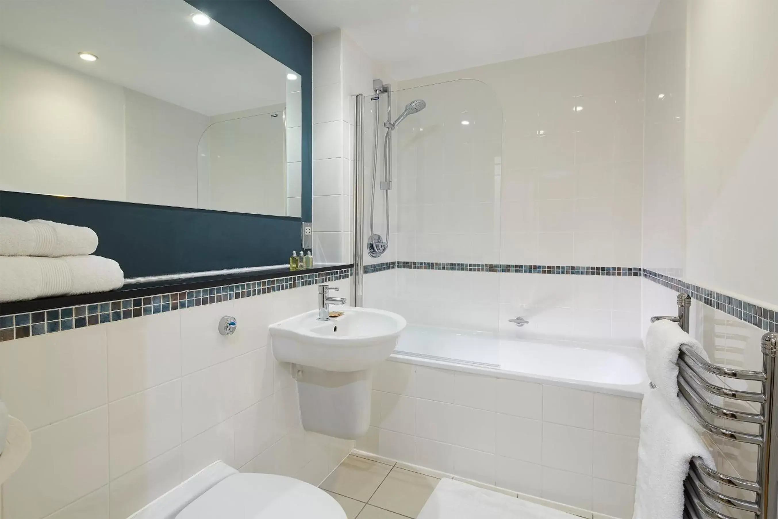 Bathroom in Marlin Apartments London City - Queen Street