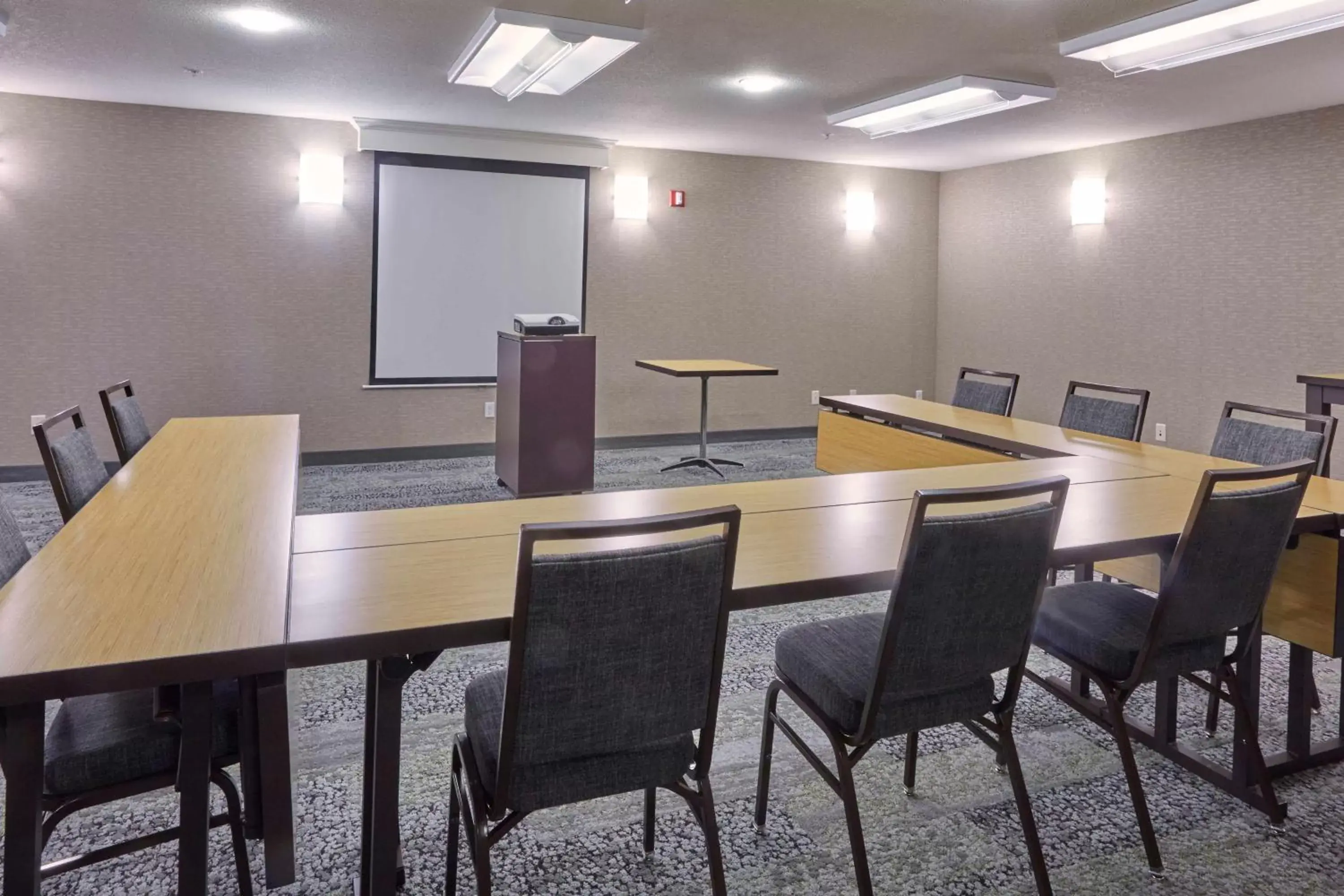 Meeting/conference room in Courtyard by Marriott Eugene Springfield