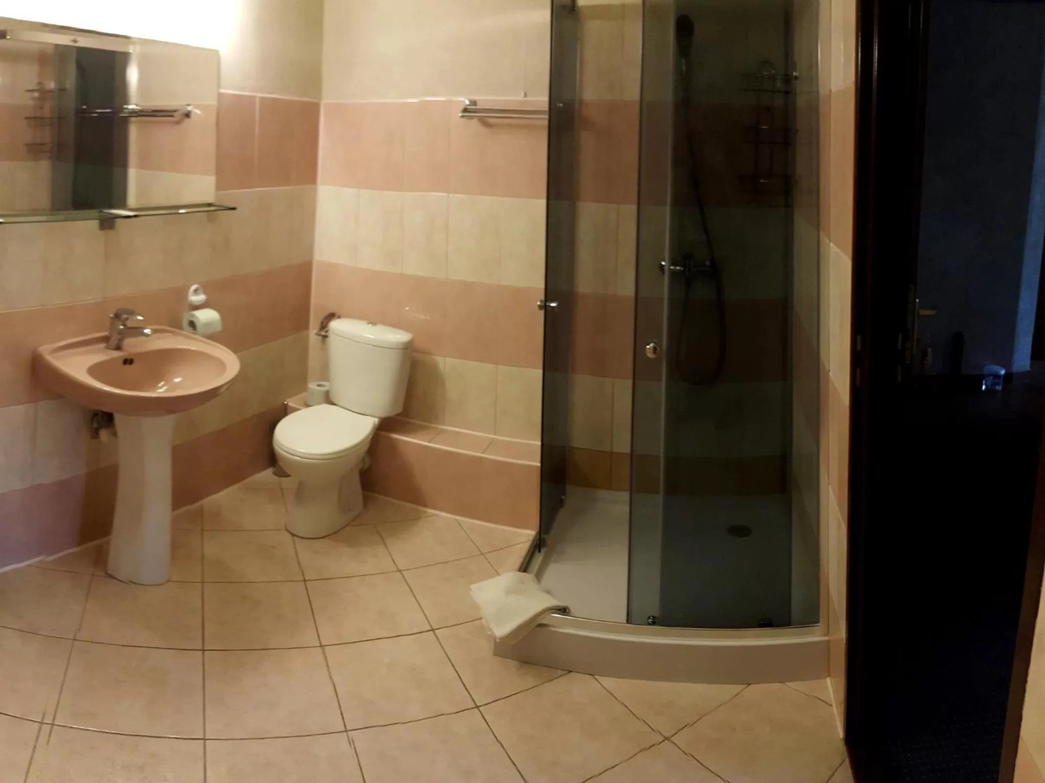 Shower in Zajazd Byczy Róg