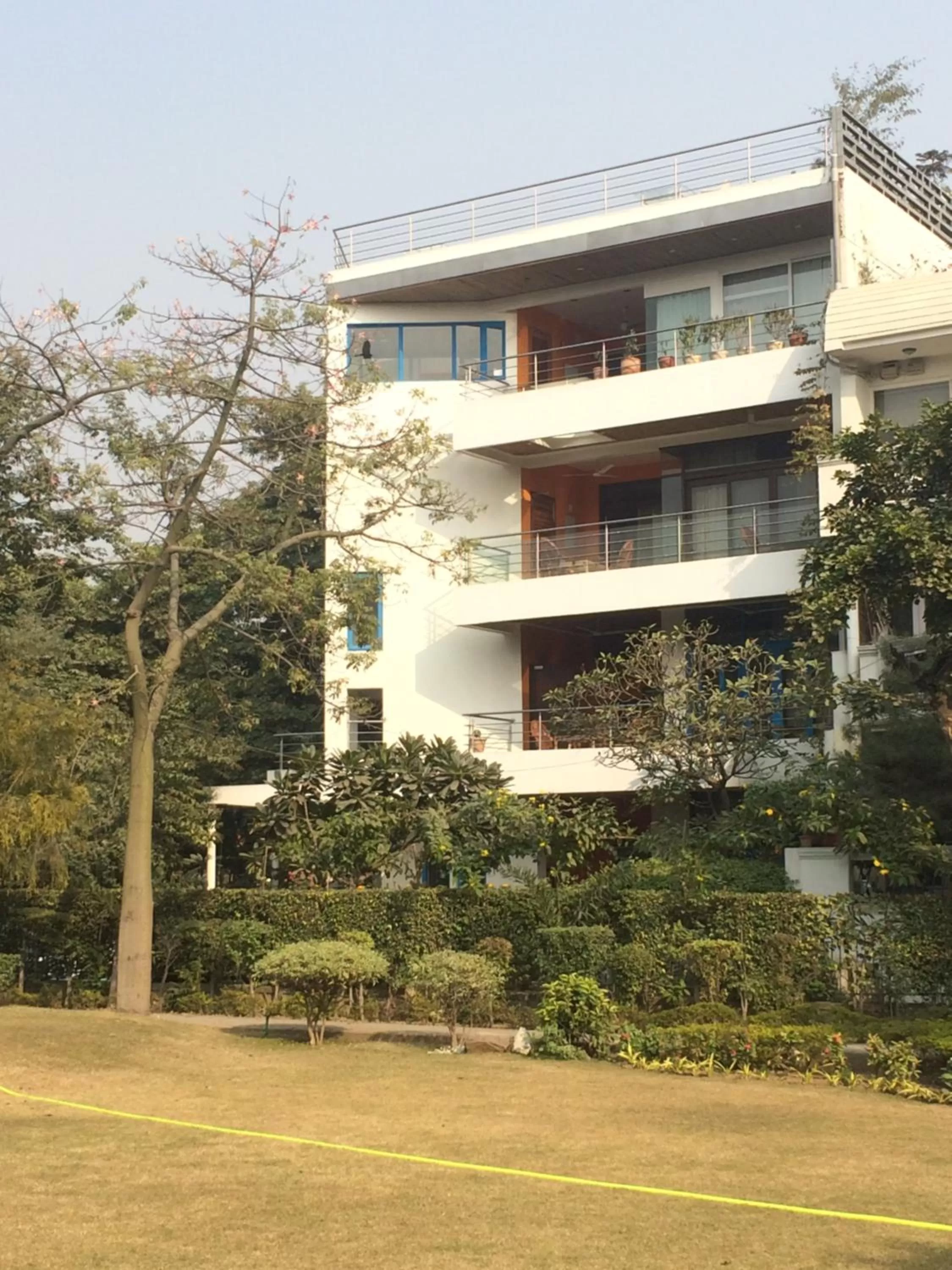 Facade/entrance in B Nineteen