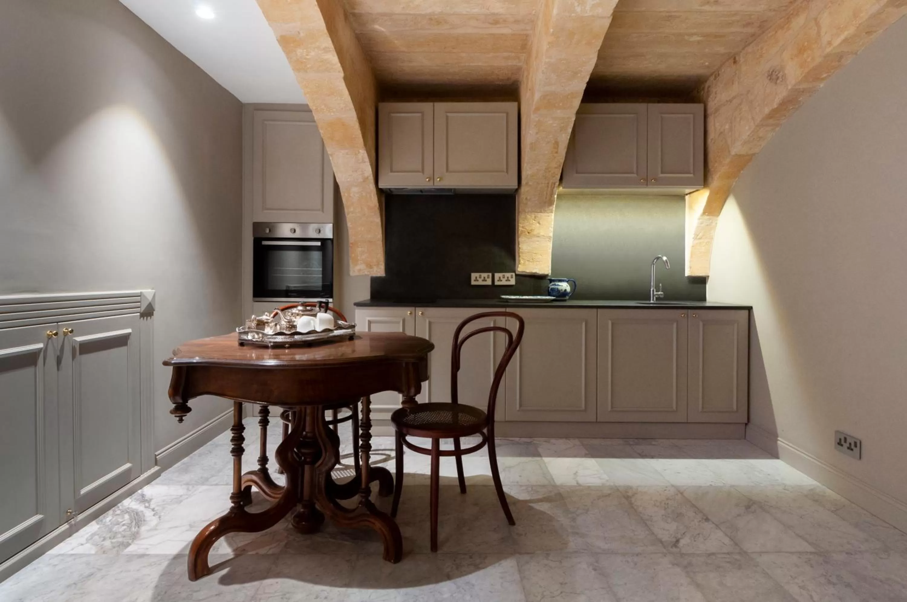 Kitchen or kitchenette in The Coleridge Boutique Hotel In Valletta