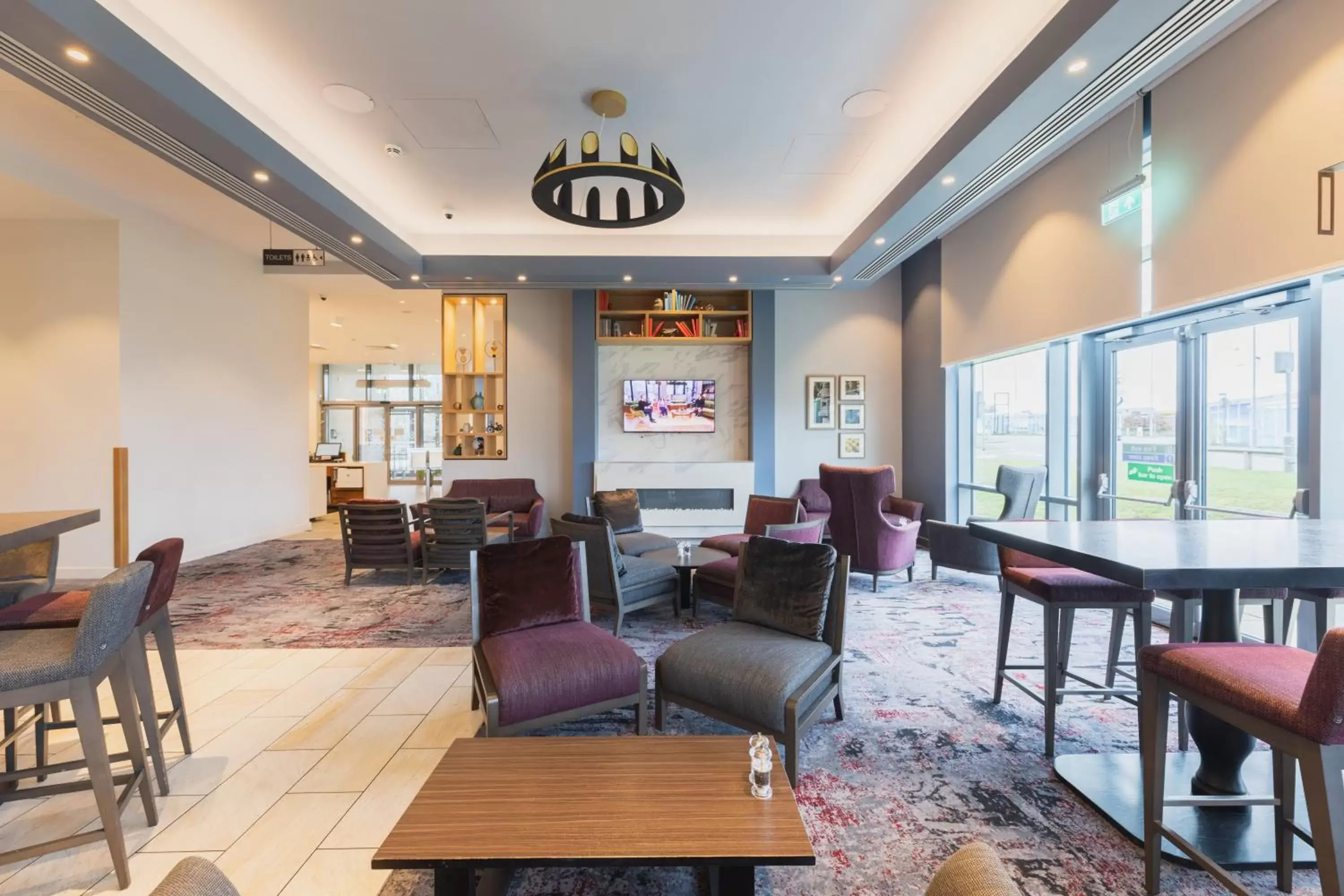Lounge or bar in Hilton Garden Inn Birmingham Airport Uk